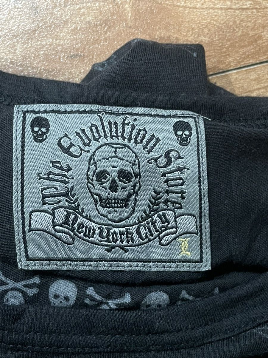 Japanese Brand The Evolution Stone Tshirt by Uniqlo Size US M / EU 48-50 / 2 - 4 Thumbnail