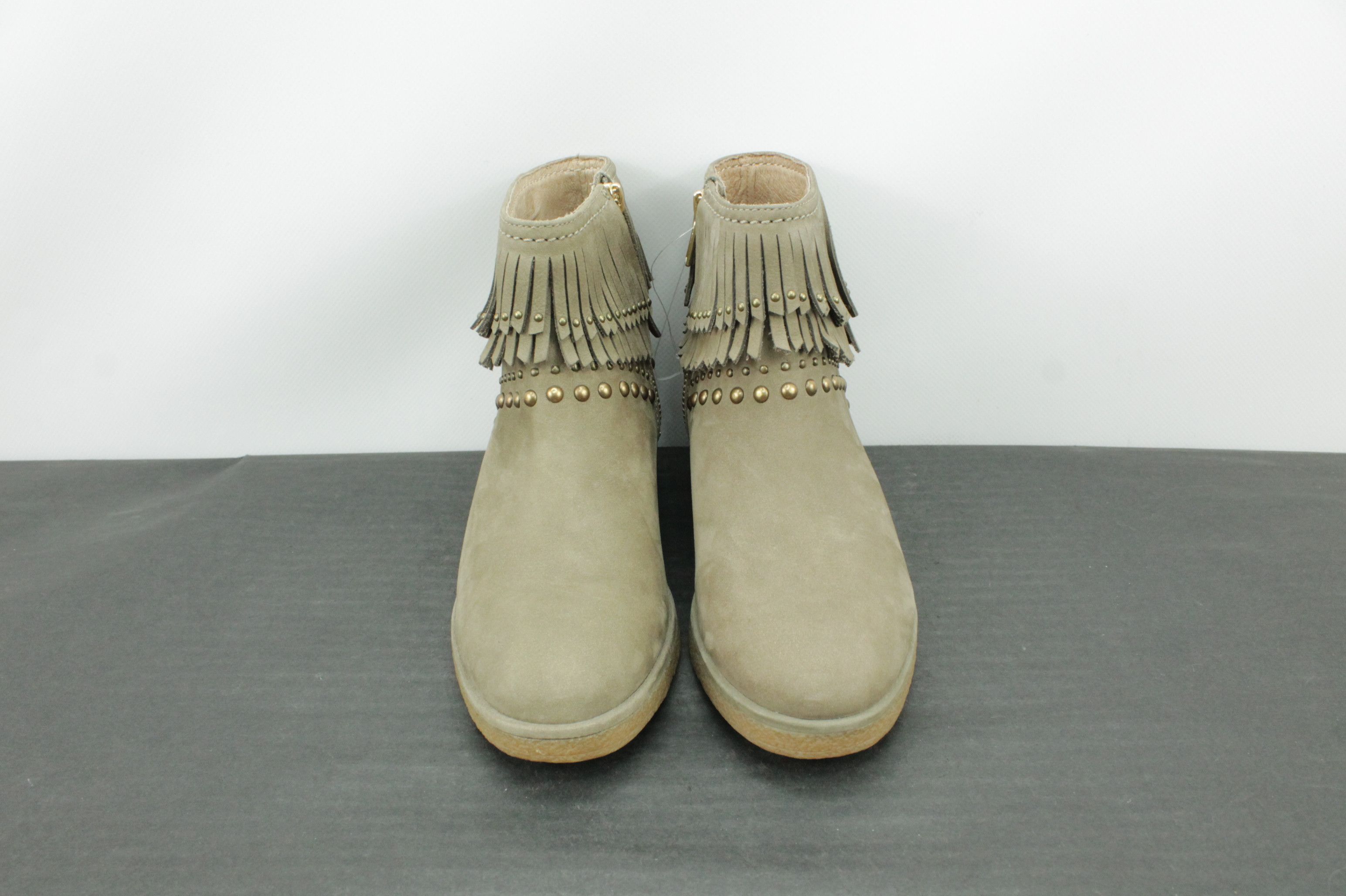 Ugg UGG Australia ARIANE FRINGE Sahara Booties ANKLE Nubuck Size US 5 / IT 35 - 2 Thumbnail