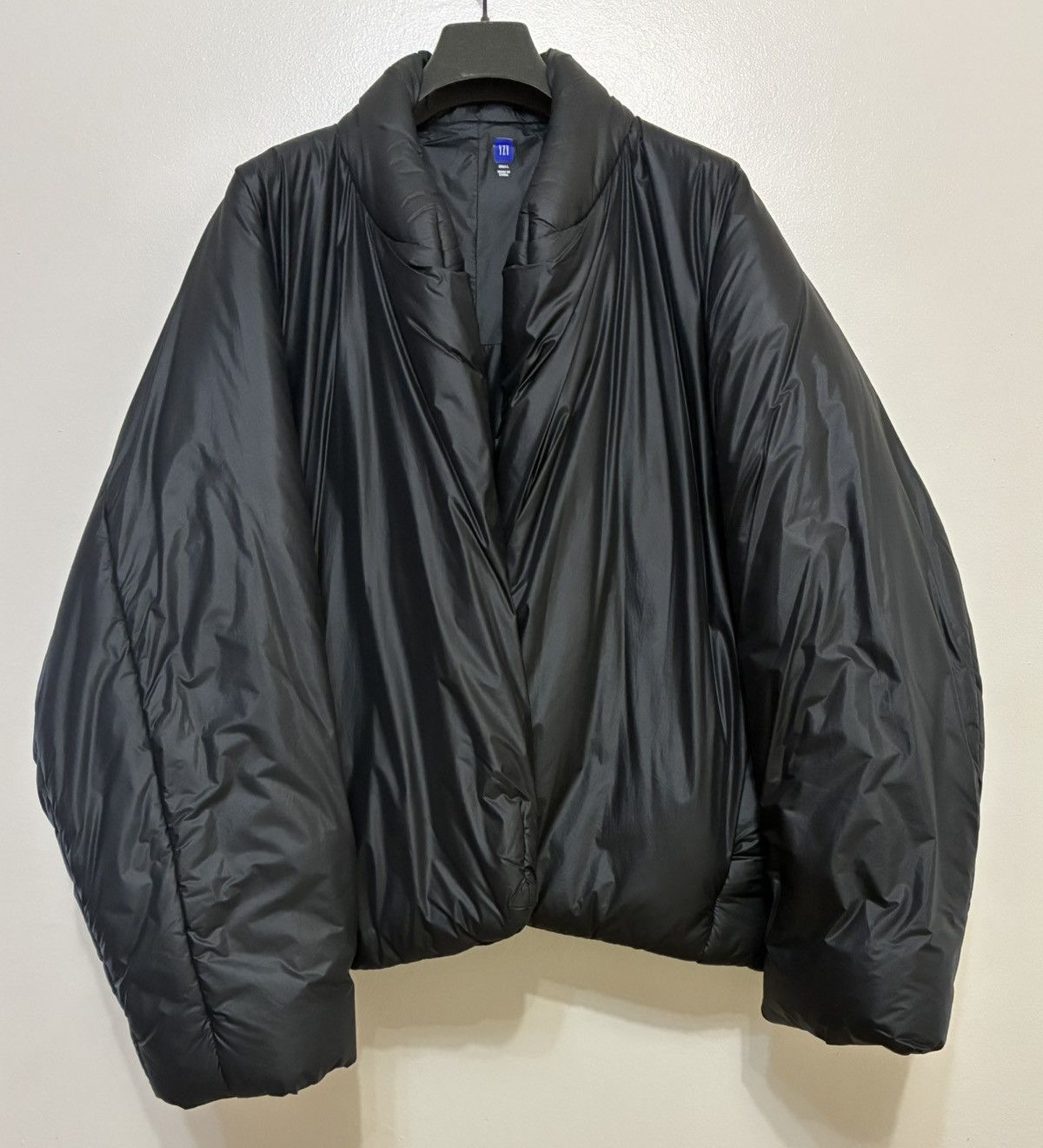 Yeezy Yeezy Oversized Black Bomber Jacket Size US S / EU 44-46 / 1 - 1 Thumbnail