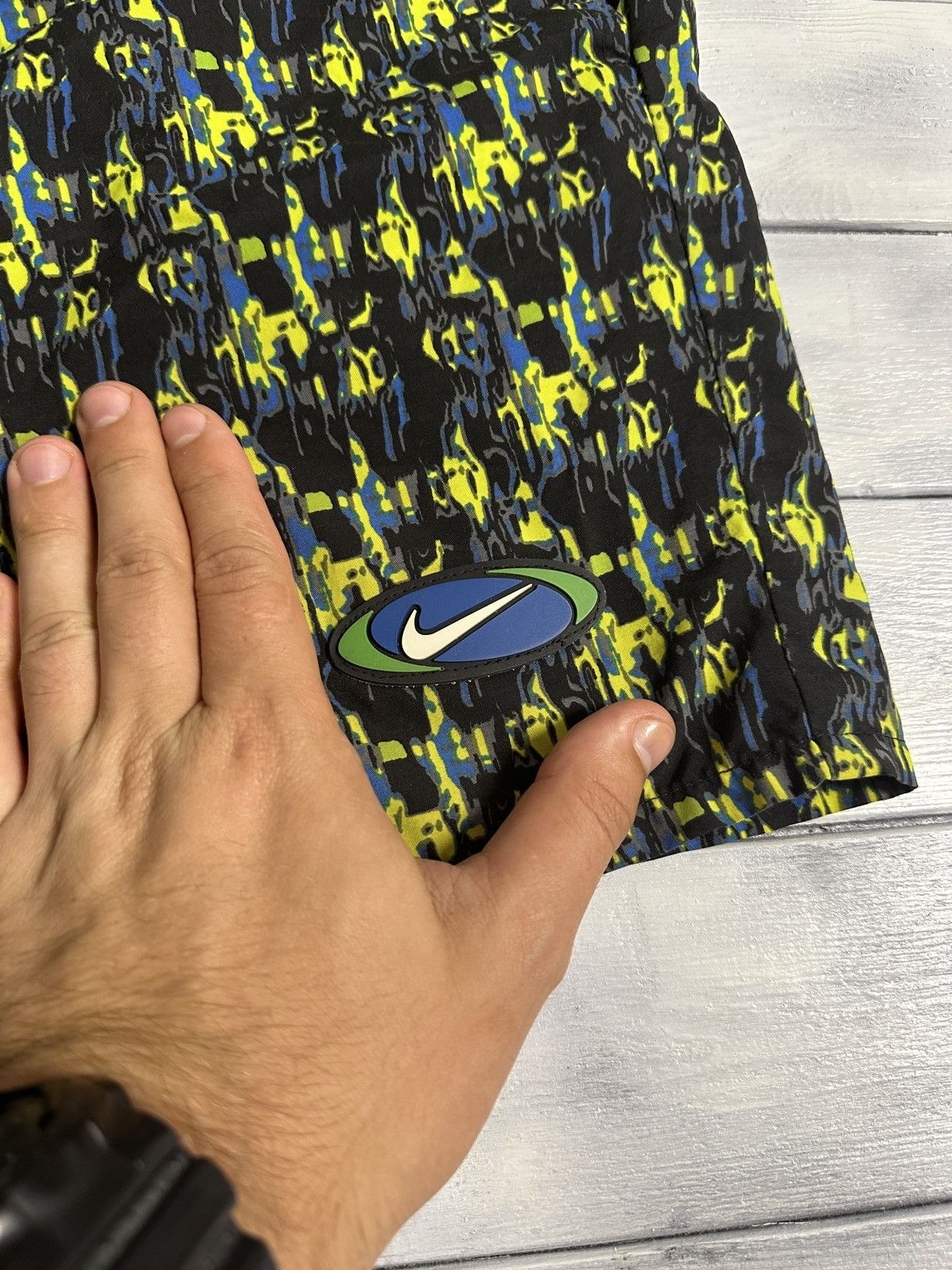 Vintage Very Rare Vintage Shorts Nike 90’ Swoosh Size US 34 / EU 50 - 2 Thumbnail