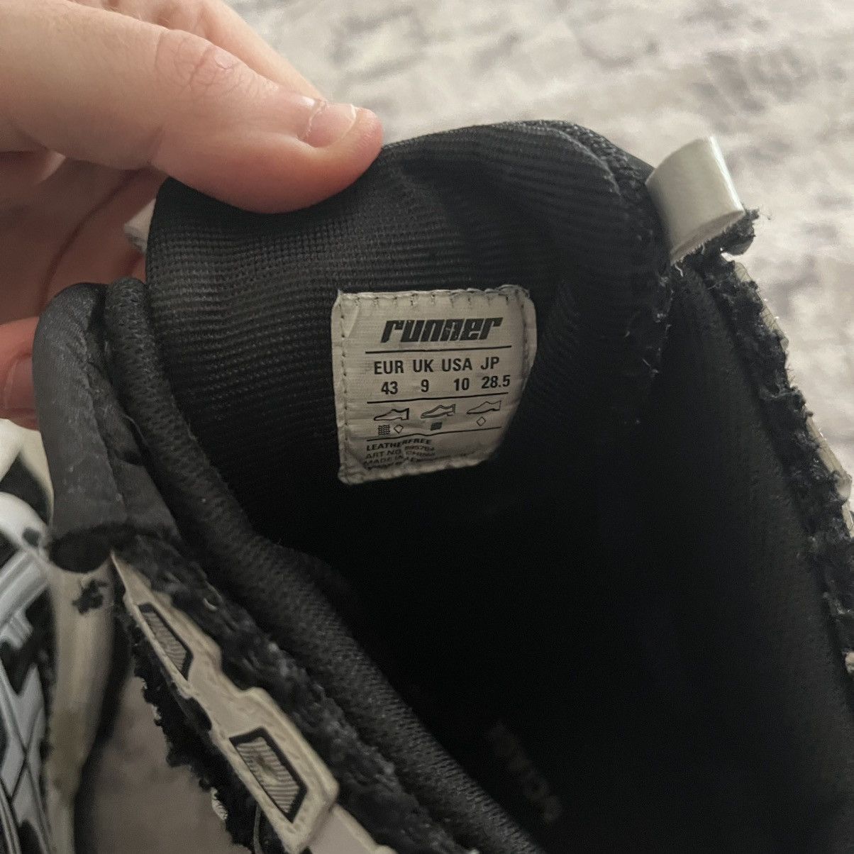 Balenciaga Balenciaga Runner High Top Sneakers Black/White | 10 Size US 10 / EU 43 - 11 Thumbnail
