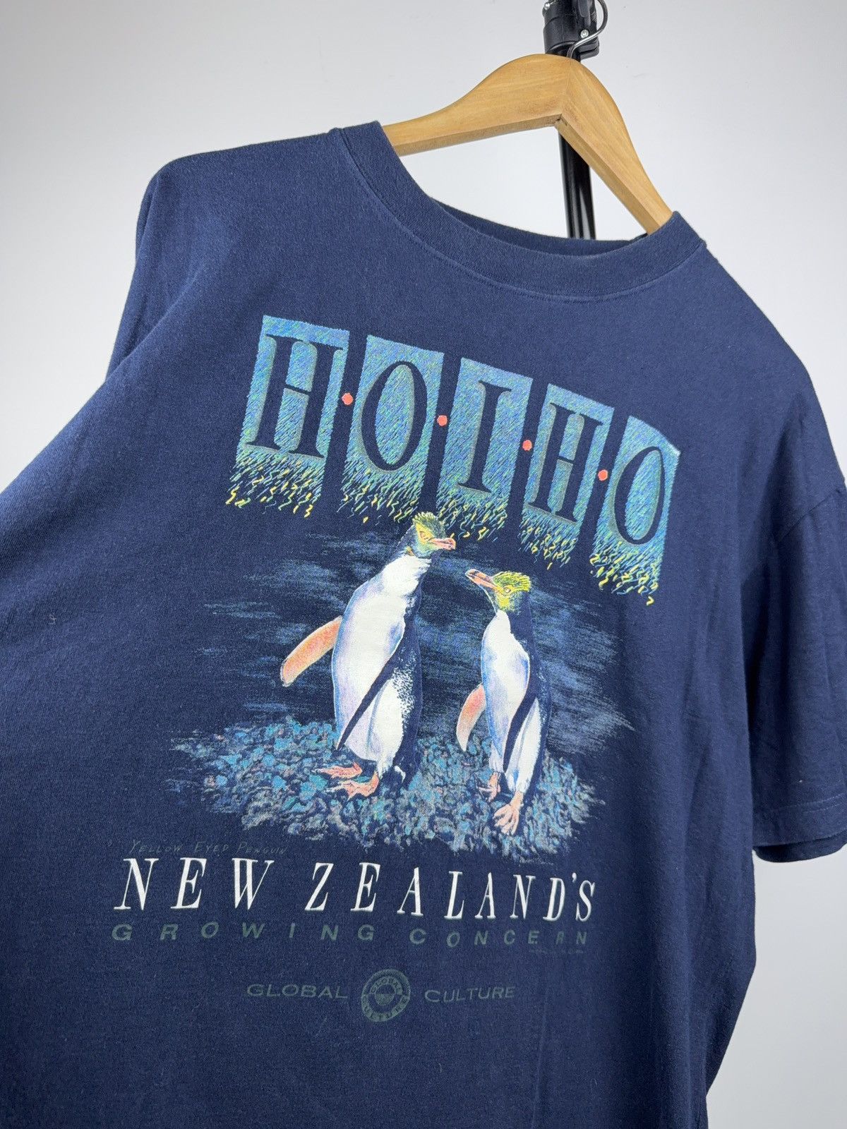 Vintage 90s Global Culture Hoiho Penguin Tee Vintage New Zealand Size US M / EU 48-50 / 2 - 4 Thumbnail