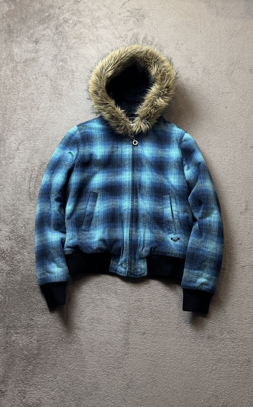 Japanese Brand Roxy Unisex Y2K faux fur hooded flannel jacket LGB Goa cdg Size US S / EU 44-46 / 1 - 2 Thumbnail
