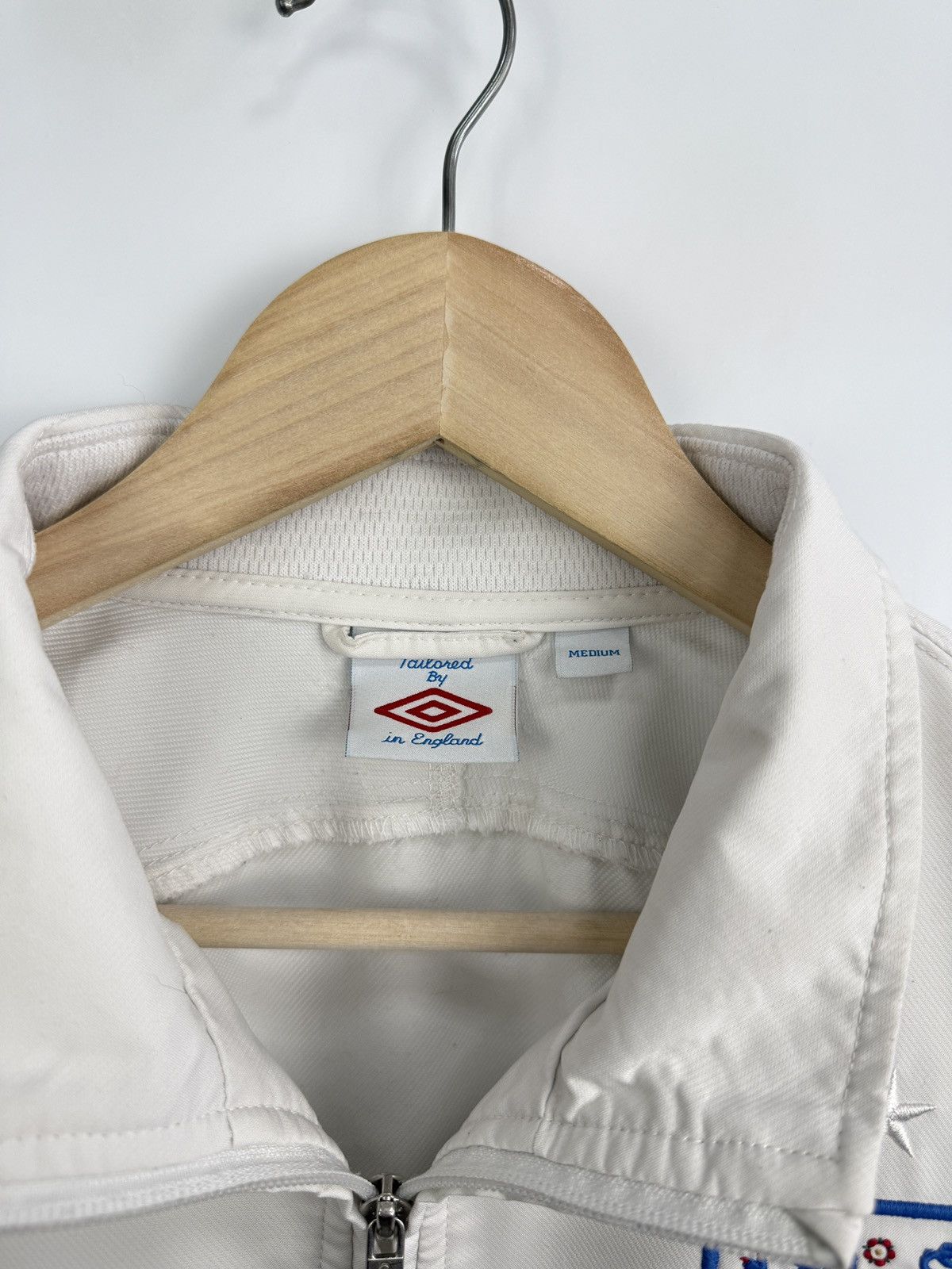 Umbro 🏴󠁧󠁢󠁥󠁮󠁧󠁿 2012 England Umbro Soccer Training Jacket Rare Retro Y2K Size US M / EU 48-50 / 2 - 5 Thumbnail