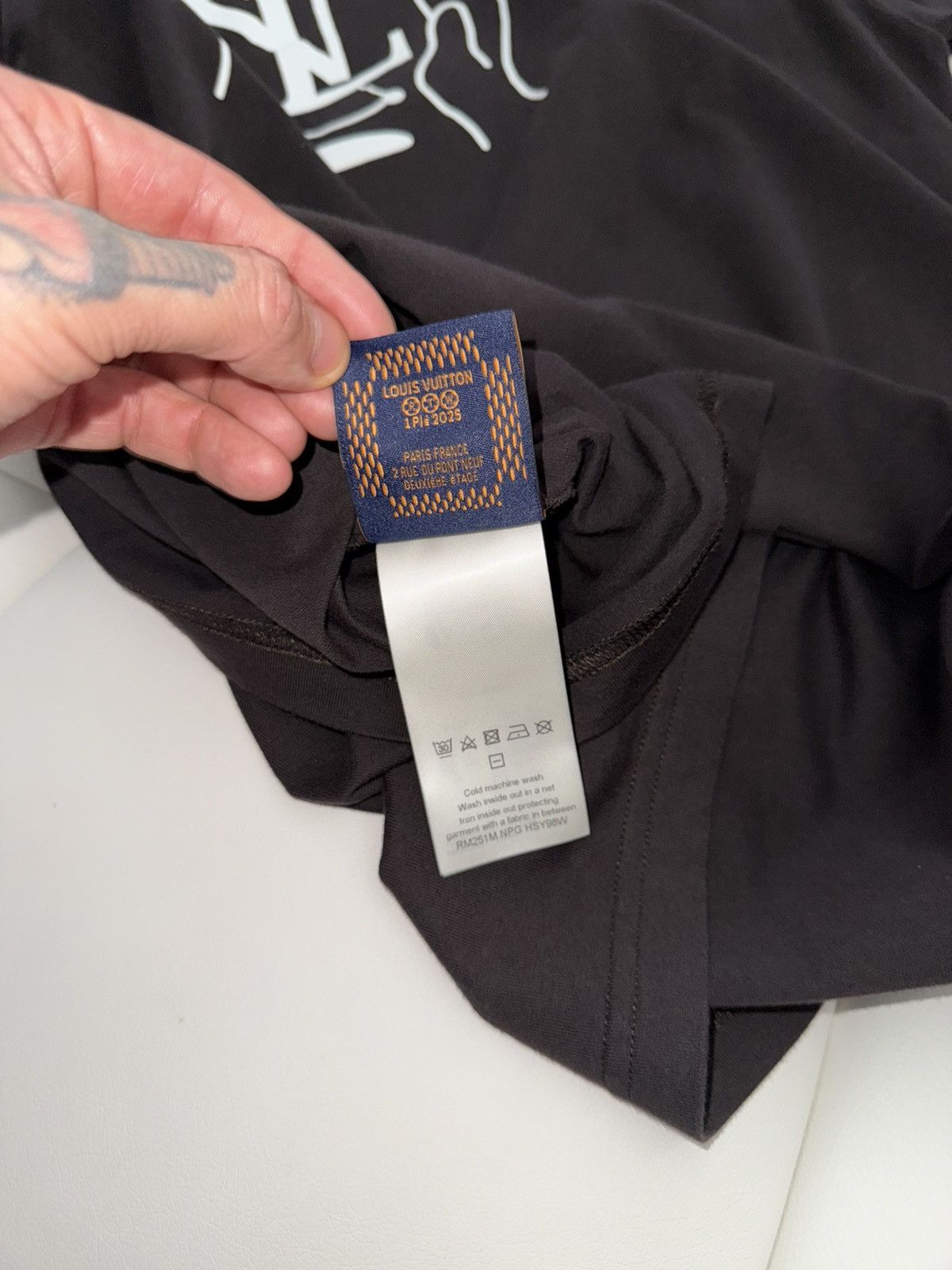 Louis Vuitton Louis Vuitton logo t shirt Size US M / EU 48-50 / 2 - 5 Thumbnail