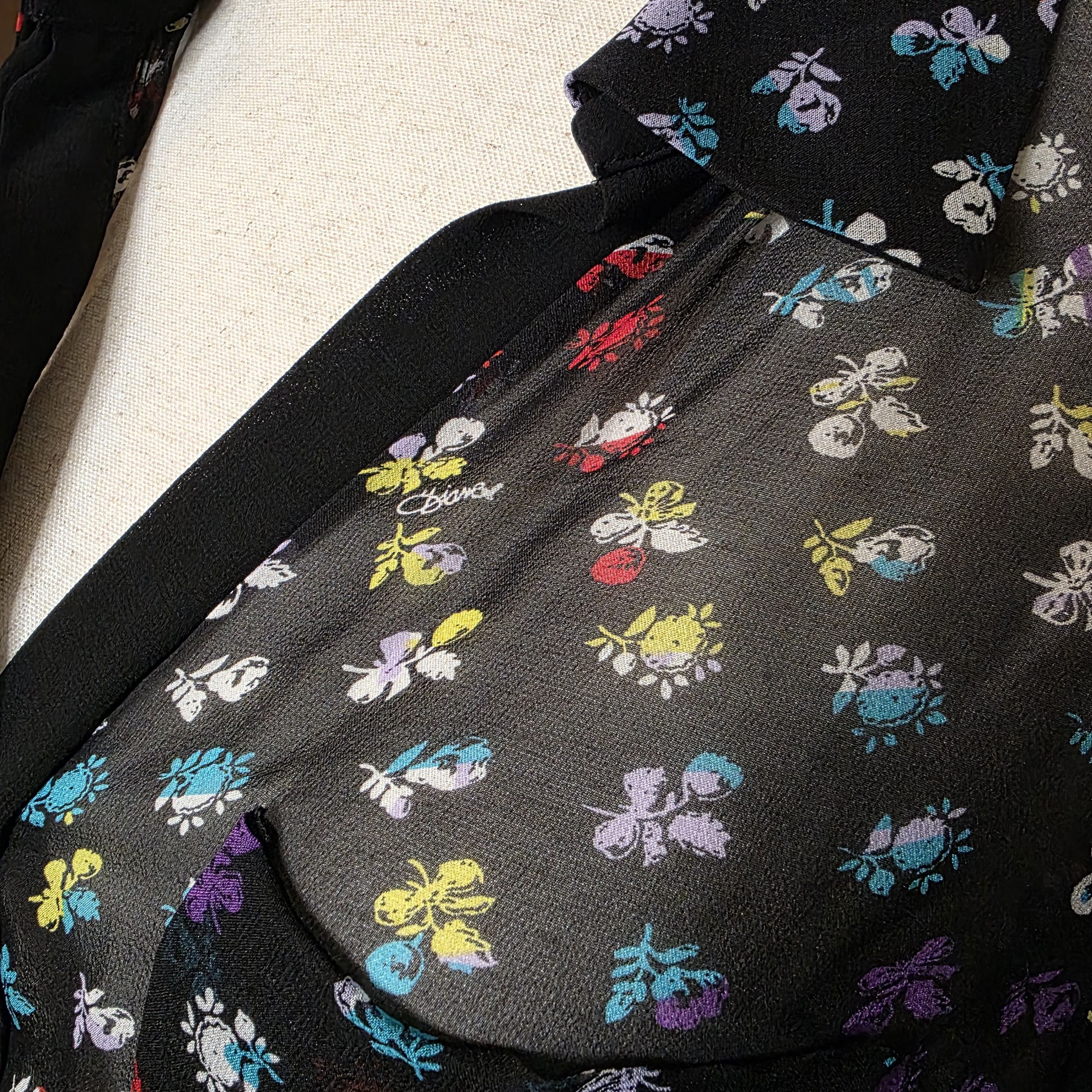Diane von Furstenberg Diane Von Furstenberg Black Floral Sheer Silk Button Down Size M / US 6-8 / IT 42-44 - 6 Thumbnail