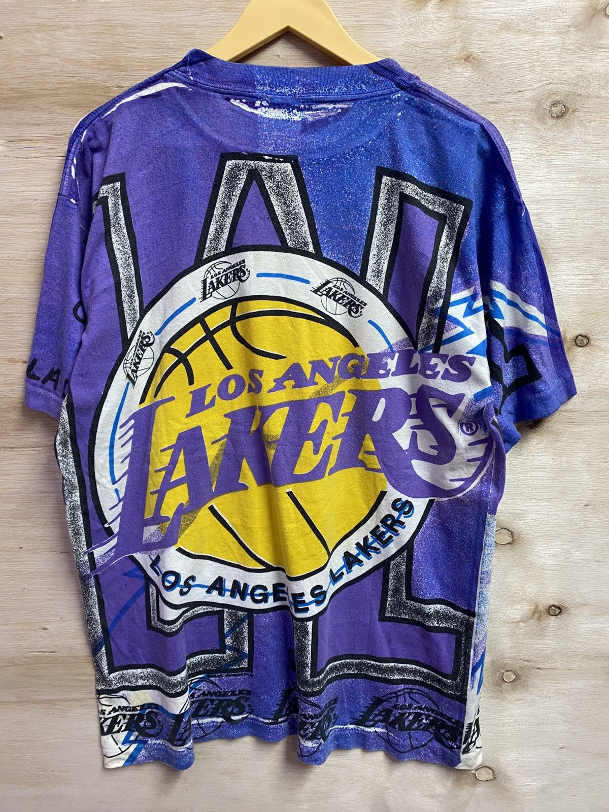 NFL vintage 1990s Los Angeles Lakers Magic Johnson T-shirt, Size US XL / EU 56 / 4 - 9 Thumbnail