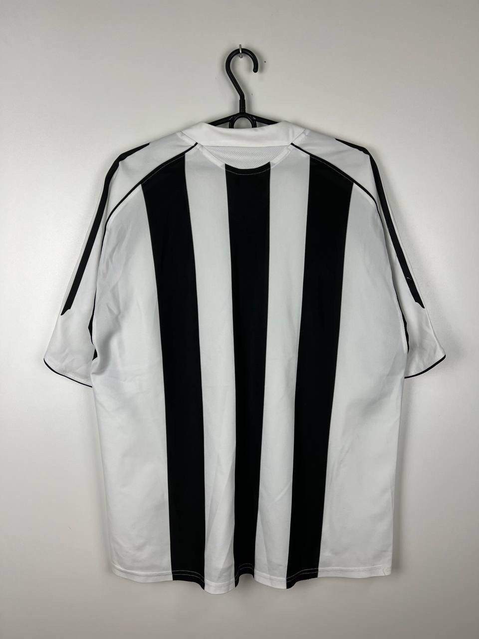 Vintage New Castle Adidas 2006 jersey t-shirts size L Size US L / EU 52-54 / 3 - 2 Thumbnail
