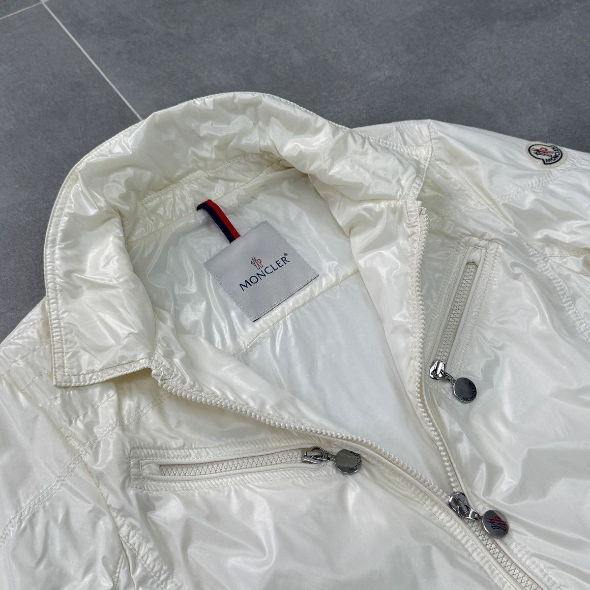 Moncler Authentic Moncler Women Jacket Size 4 (L) Size L / US 10 / IT 46 - 14 Thumbnail