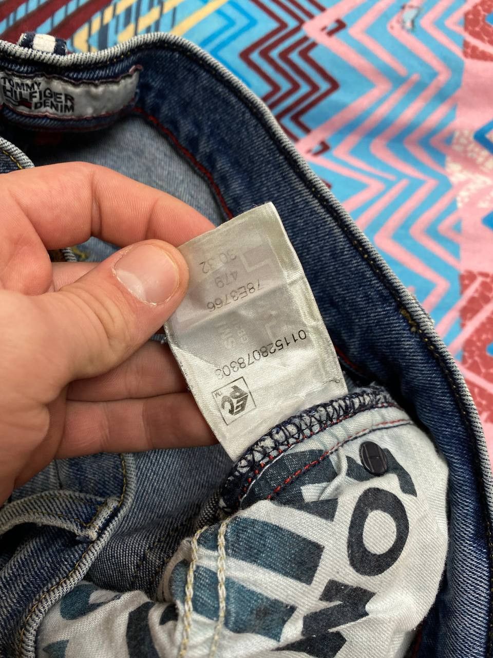 Tommy Hilfiger × Vintage Vintage 90s Tommy Hilfiger distressed relaxed fit jeans Size 30" / US 8 / IT 44 - 3 Thumbnail