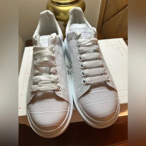 Alexander McQueen o1mj1ld1sgn0324 Sneakers in White Size US 11.5 / EU 44-45 - 1 Thumbnail
