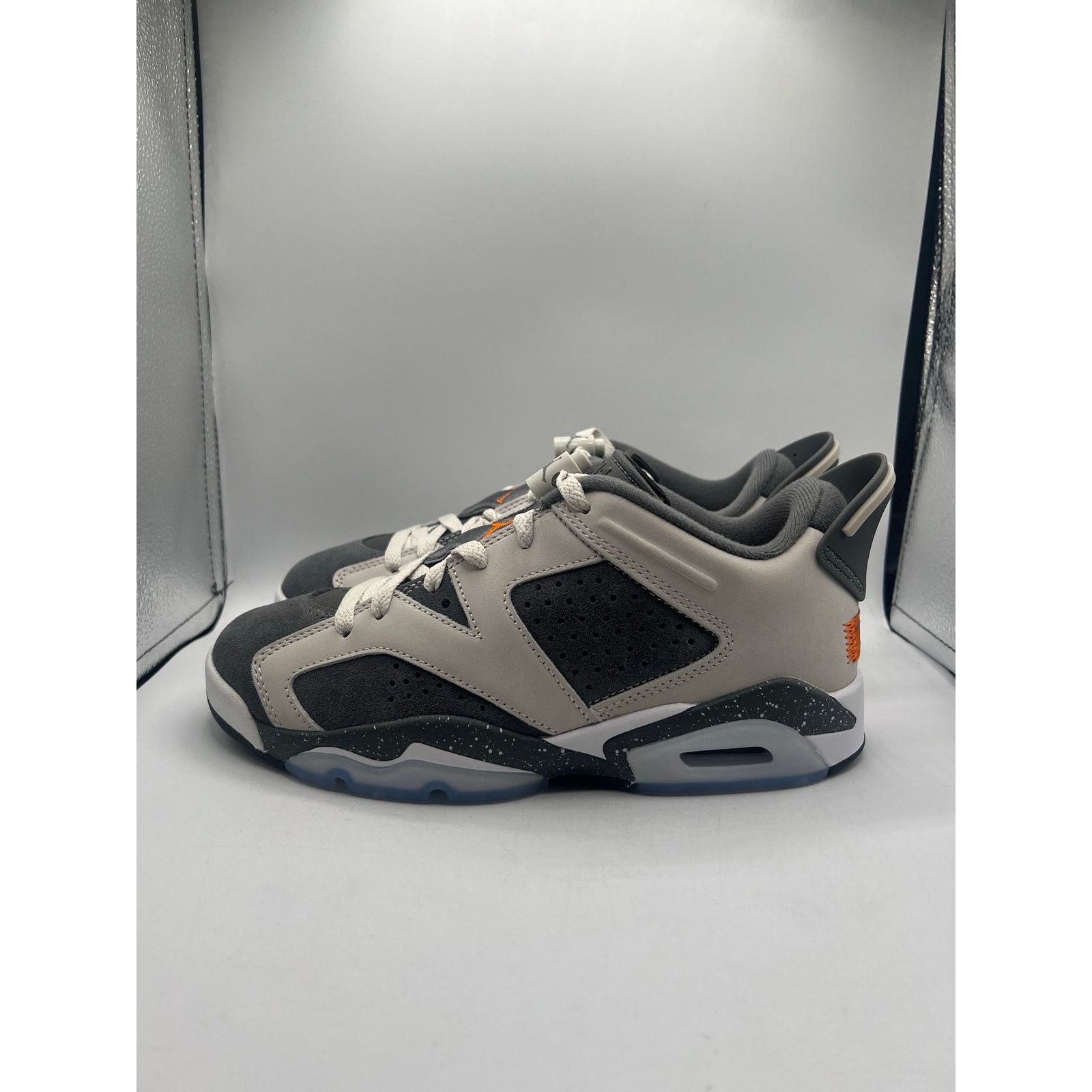 Jordan Brand Paris Saint Germain X Air Jordan 6 Retro Low “Iron Grey” Size US 6 / EU 39 - 1 Thumbnail
