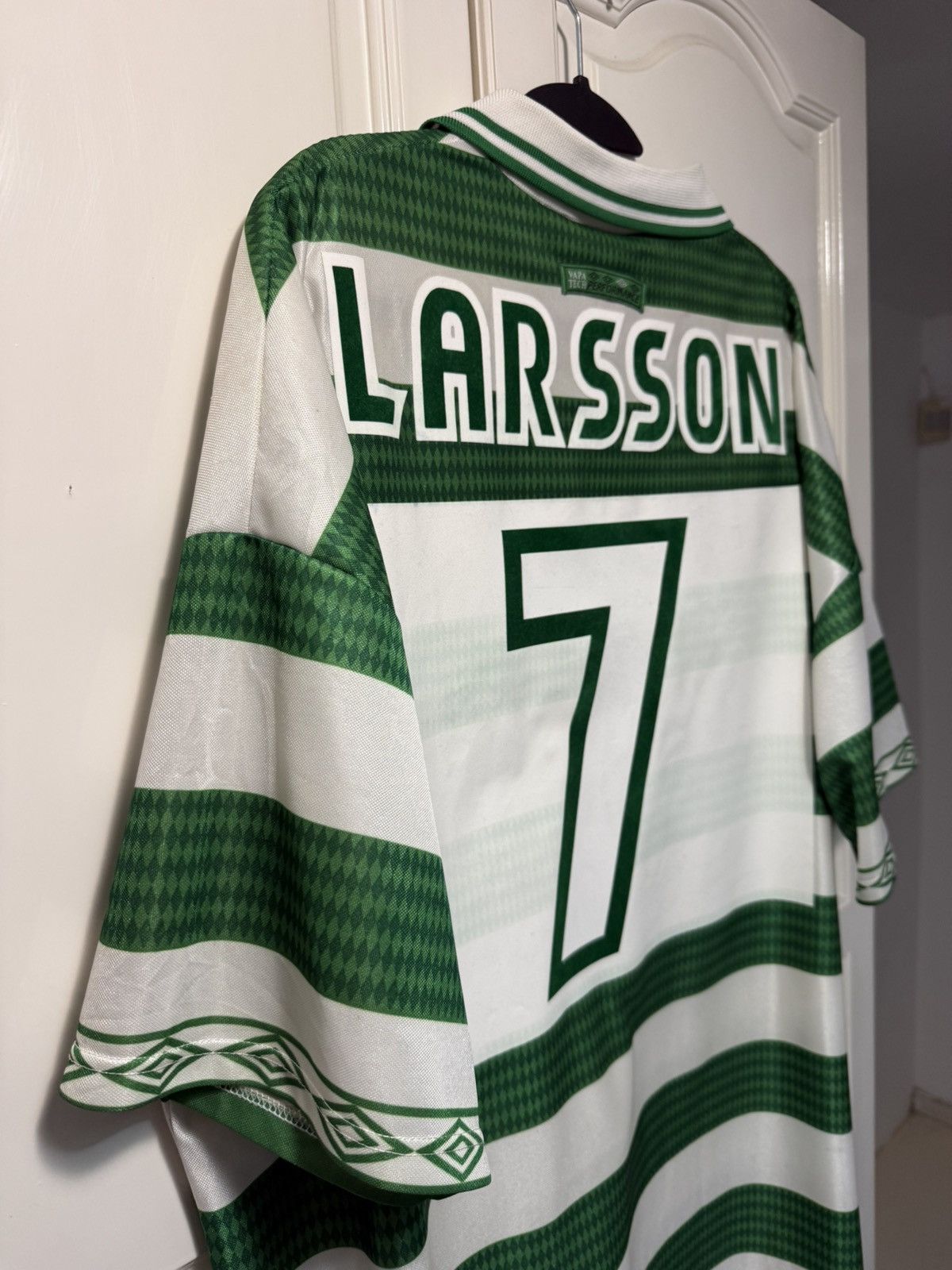 Umbro 1997/99 Celtic FC jersey Home #7 Larsson XXL Size Size US XXL / EU 58 / 5 - 5 Thumbnail
