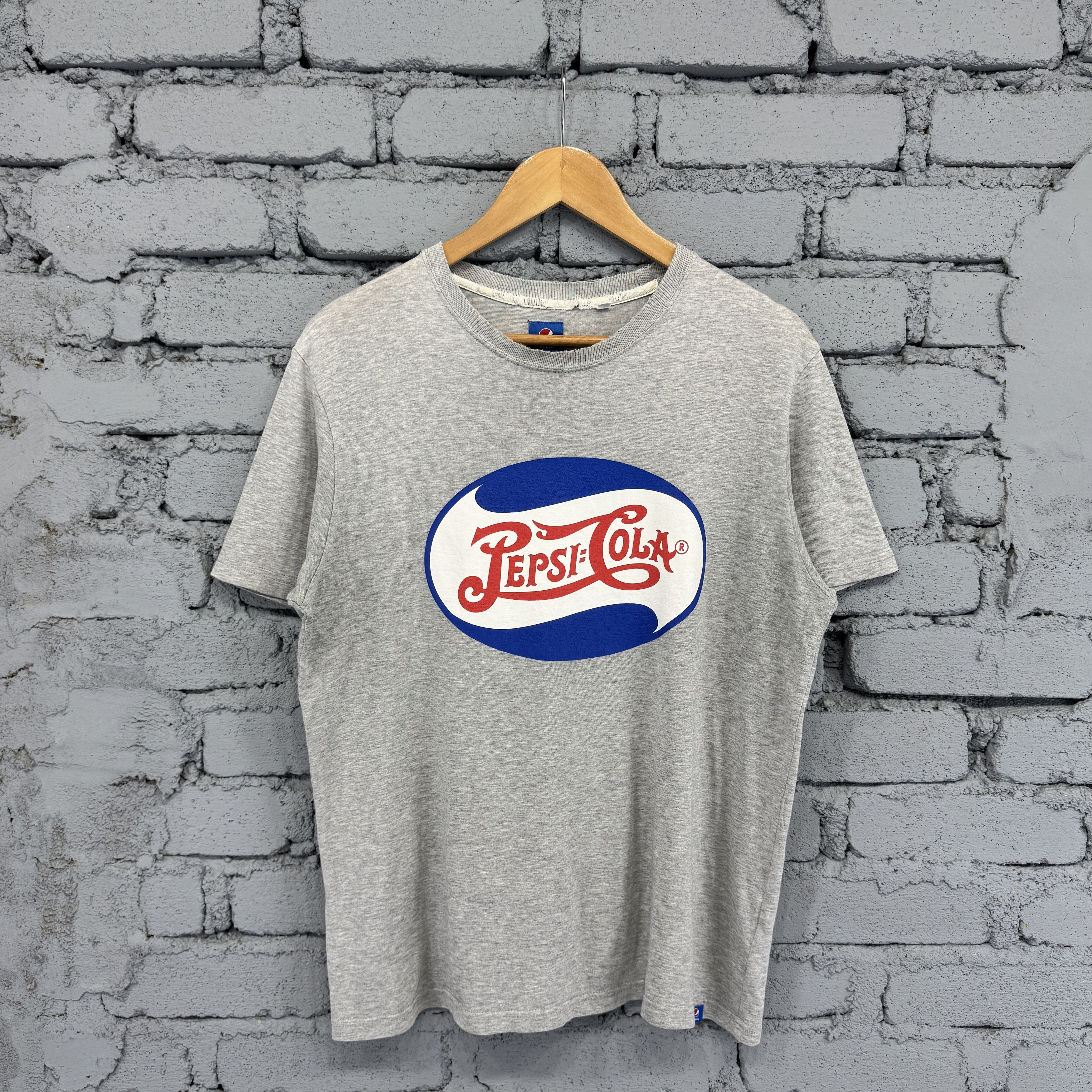 Vintage Officially Licensed Pepsi-Cola Vintage Sunfaded Tshirt Size US L / EU 52-54 / 3 - 1 Thumbnail