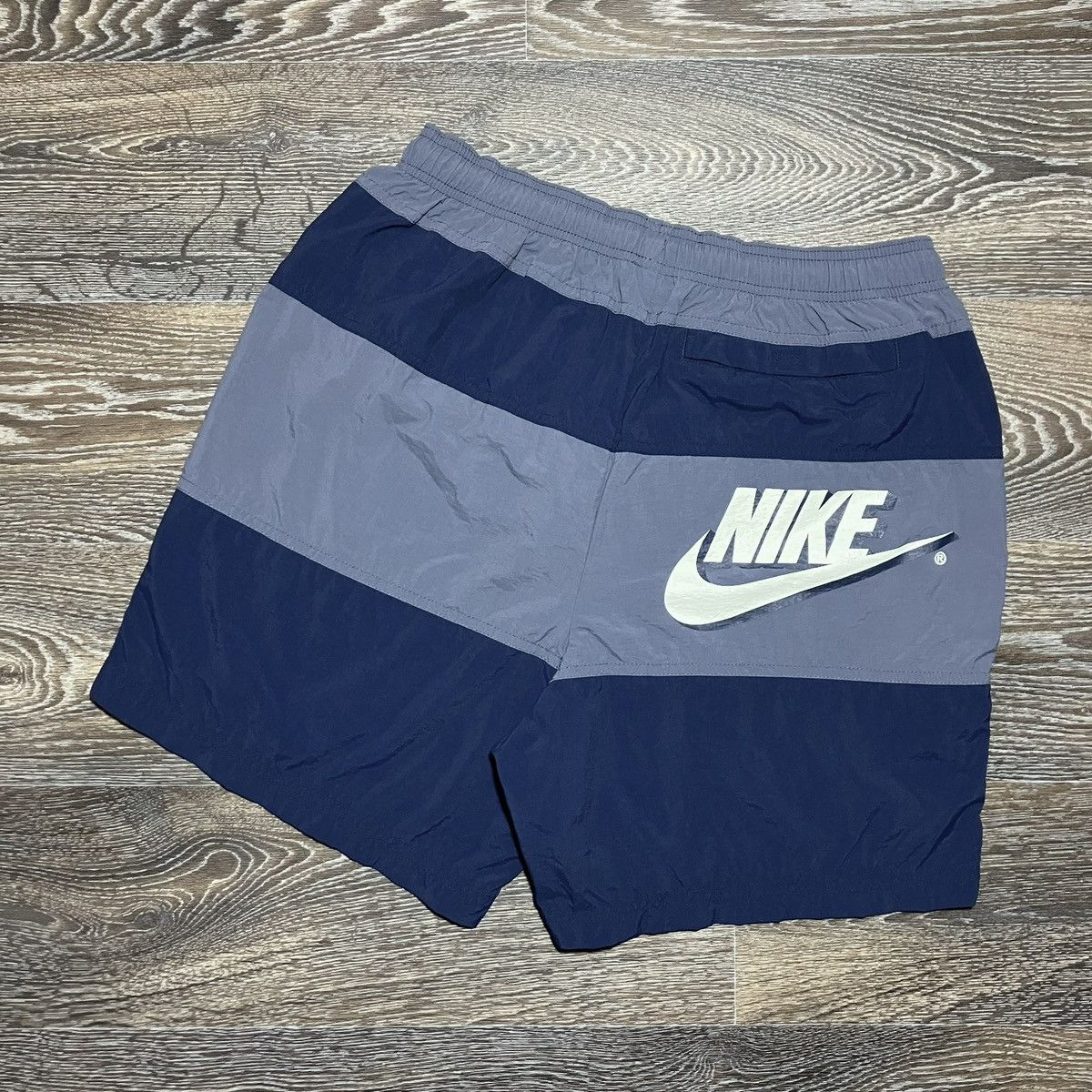 Nike Vintage 2000s NIKE Swoosh Graphic Print Nylon Shorts Size US 32 / EU 48 - 1 Thumbnail