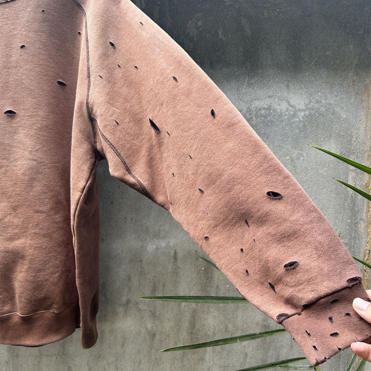 Russell Athletic × Vintage Vintage Thrashed Sun Faded Discus Athletic Brown 🍫 Size US L / EU 52-54 / 3 - 7 Thumbnail