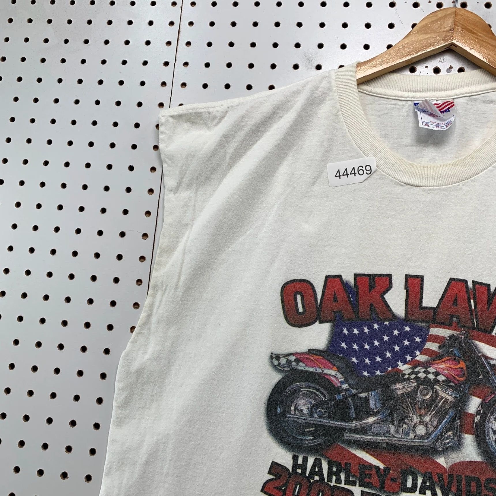 Vintage VINTAGE Murina Oak Lawn Motorcycle Shirt Mens 2XL Sleeveless White Crew Neck 2000s Bike Show Mens Size US XXL / EU 58 / 5 - 7 Thumbnail