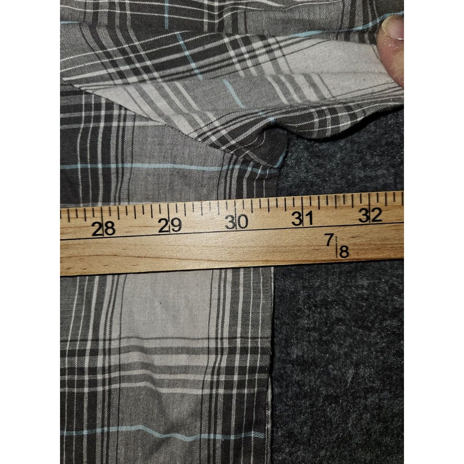 Wrangler VINTAGE Wrangler Pearl Snap Shirt Mens 3XB Gray Plaid Surged Hem Short Sleeve Shirt Body Mens Big & Tall Cowgirl Cowboy Western Classic Pockets Nylon? Size US XXL / EU 58 / 5 - 3 Thumbnail