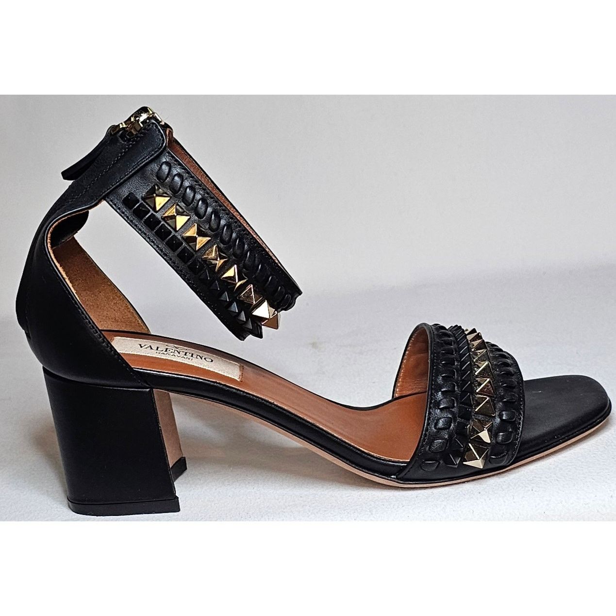 Valentino Valentino Garavani Rockstud black leather sandals Size US 5 / IT 35 - 10 Thumbnail