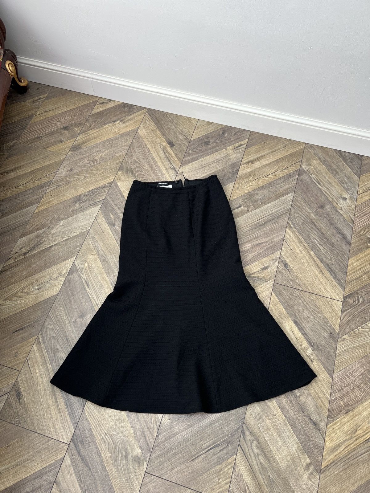 Giorgio Armani Vintage Giorgio Armani Black Flared Wool Skirt Size M / US 6-8 / IT 42-44 - 2 Thumbnail