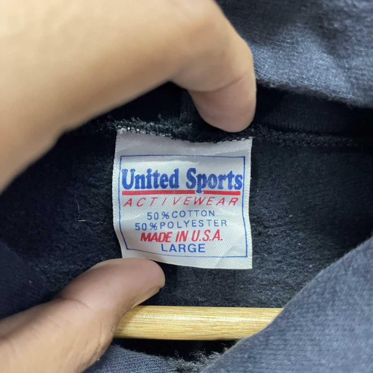 Vintage Vintage YALE Arch Logo Hoodie – United Sports Activewear Size US L / EU 52-54 / 3 - 7 Thumbnail