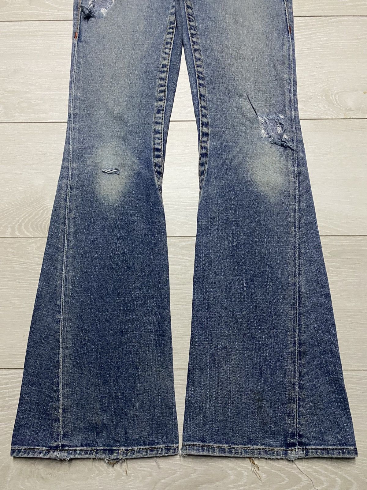 True Religion True Religion Distressed Flare Twist Leg Jeans Size US 28 / EU 44 - 5 Thumbnail