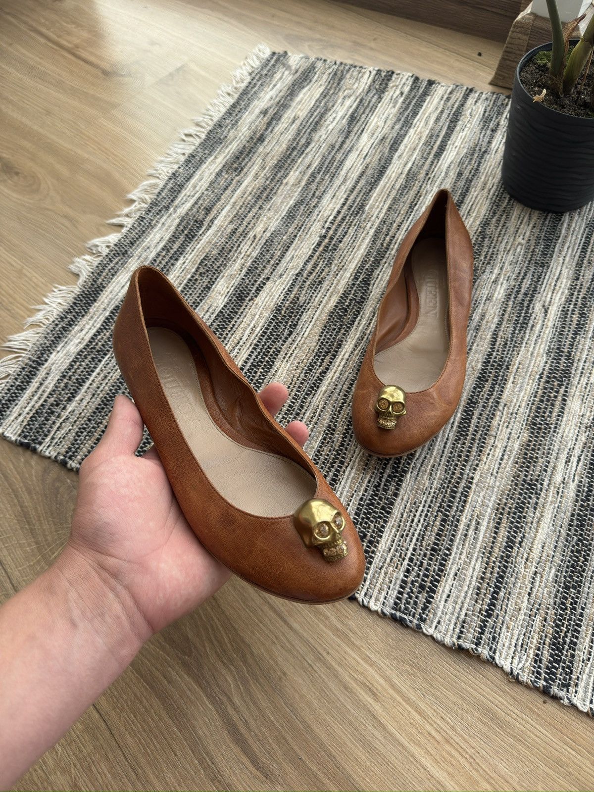 Alexander McQueen Alexander McQueen Vintage Ballets Flats Skull Logo Shoes Size US 6 / IT 36 - 3 Thumbnail
