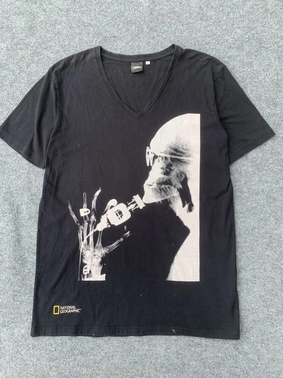 Japanese Brand NATIONAL GEOGRAPHIC V NECK TSHIRT. Size US L / EU 52-54 / 3 - 1 Thumbnail