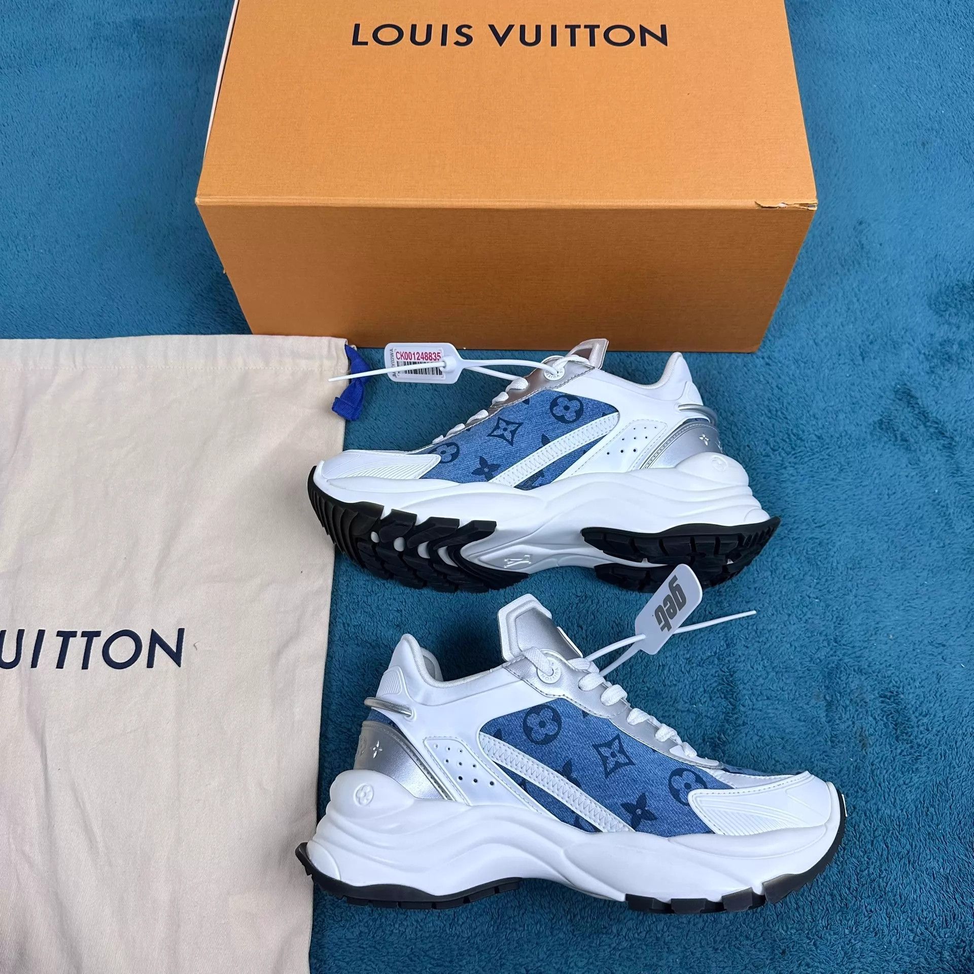 Louis Vuitton LV Run55 Denim Low-Top Shoe White/Blue EU38 Size US 7.5 / IT 37.5 - 3 Thumbnail