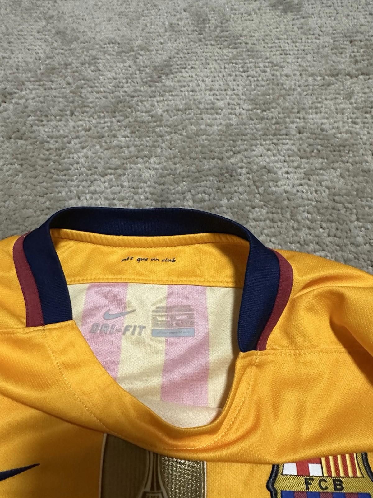 Nike Nike Barcelona 2015/16 Away Football Shirt Soccer Jersey Size US XS / EU 42 / 0 - 6 Thumbnail