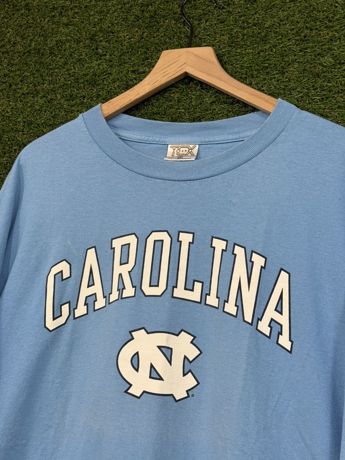 Vintage Vintage University North Carolina NC Blue Logo Tee 2XL XXL Size US XXL / EU 58 / 5 - 1 Thumbnail