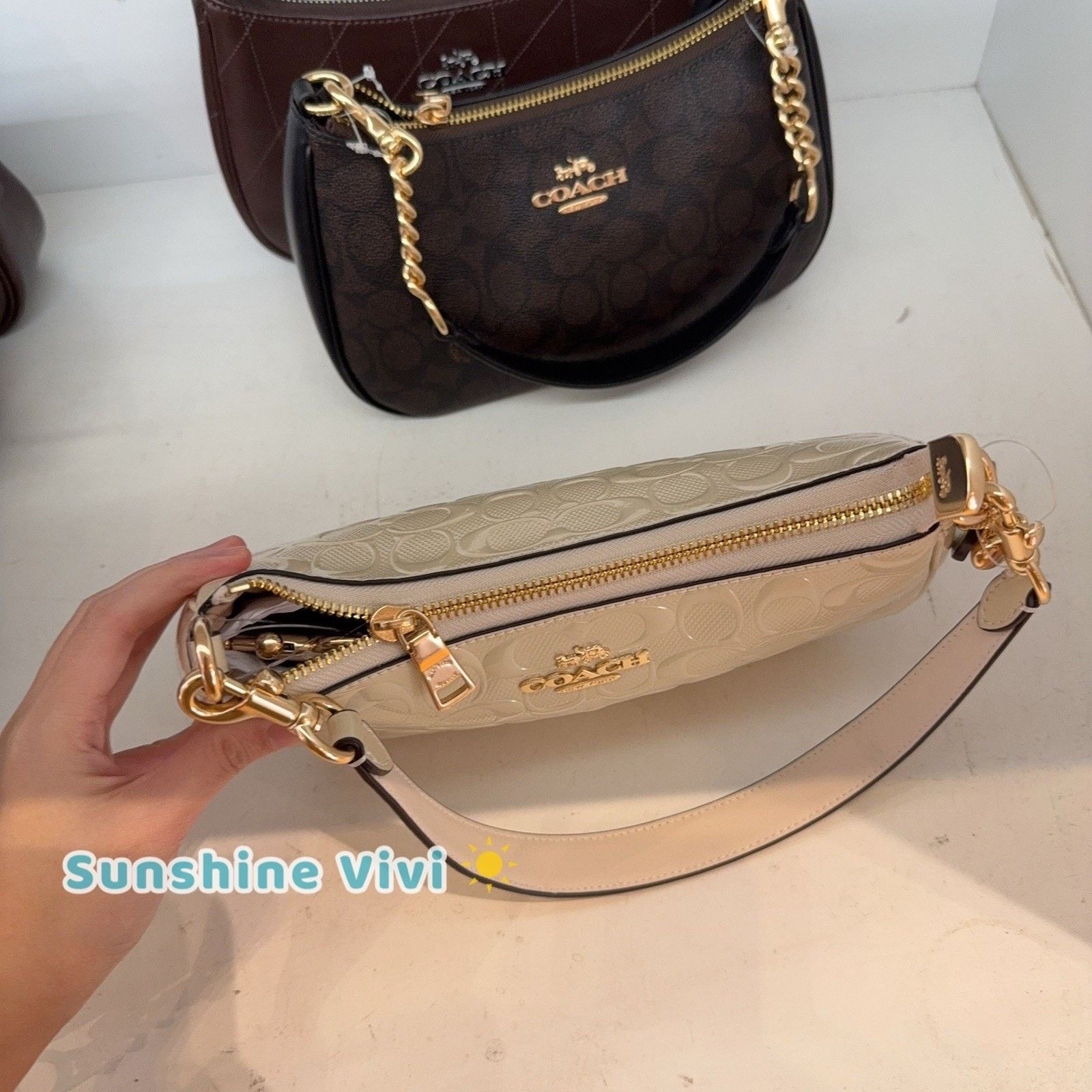 Coach NWT Coach CDA98 Teri Shoulder Bag Leather Heart Charm Chalk Size ONE SIZE - 6 Thumbnail
