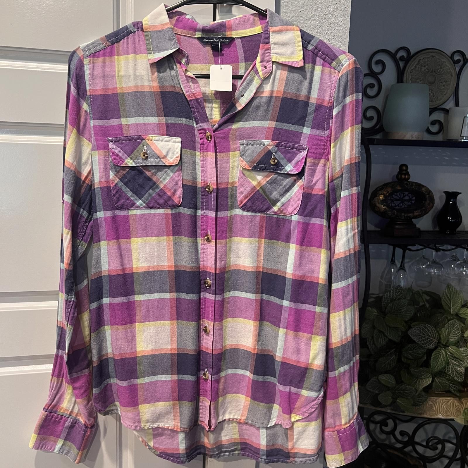 American Eagle Outfitters American Eagle Outfitters Womens Plaid Button-Up Shirt Size Size S / US 4 / IT 40 - 1 Thumbnail