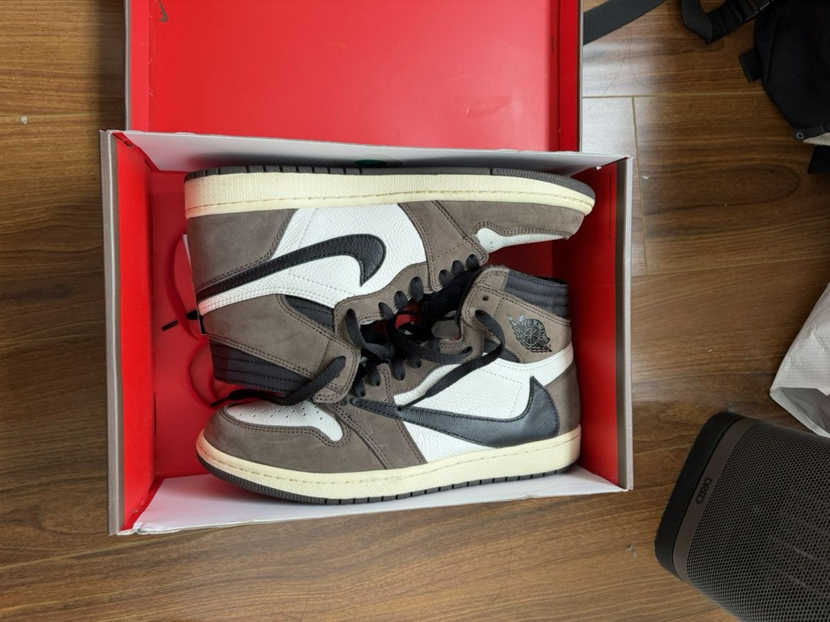 Jordan Brand × Travis Scott Jordan 1 travis scott hi Size US 10 / EU 43 - 4 Thumbnail
