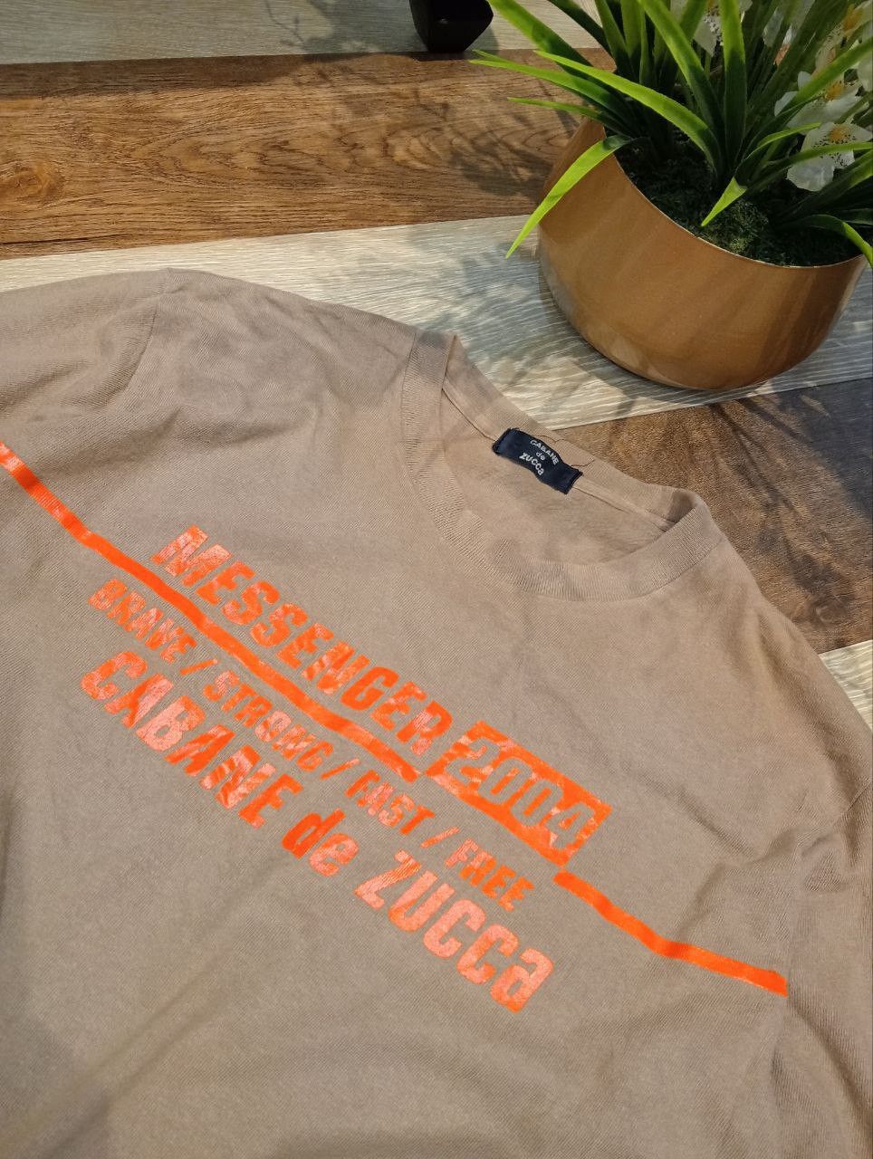CABANE de ZUCCa CABANE DE ZUCCA ISSEY MIYAKE MESSENGER 2004 VINTAGE TSHIRT Size US M / EU 48-50 / 2 - 5 Thumbnail