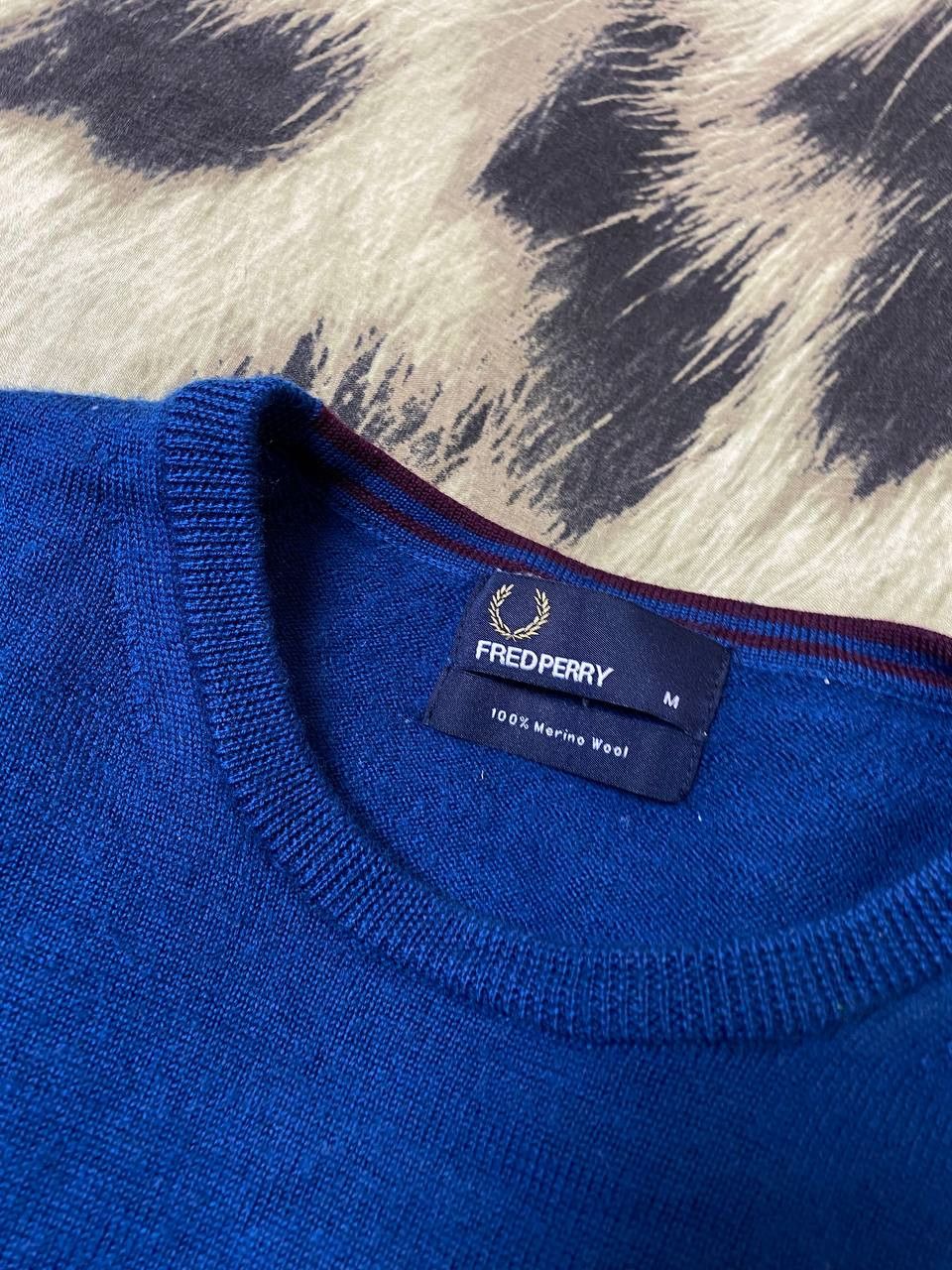 Fred Perry × Vintage Vintage 90s V-neck Fred Perry England logo casual Sweater Size US M / EU 48-50 / 2 - 2 Thumbnail