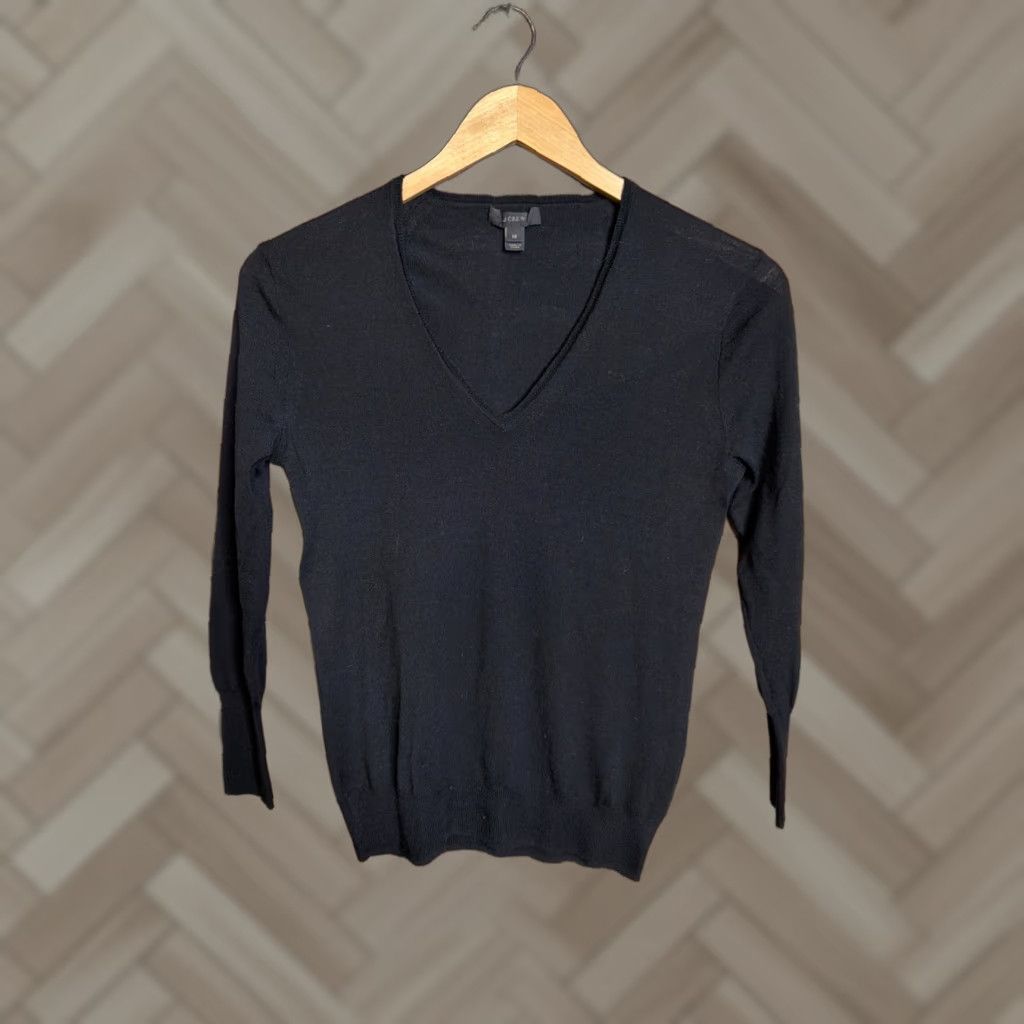 J.Crew J.Crew Sweater Womens Medium Black V-Neck Merino Wool Blend Pullover Knit Regular Long Sleeve Mens? No, Womens Size M / US 6-8 / IT 42-44 - 1 Thumbnail