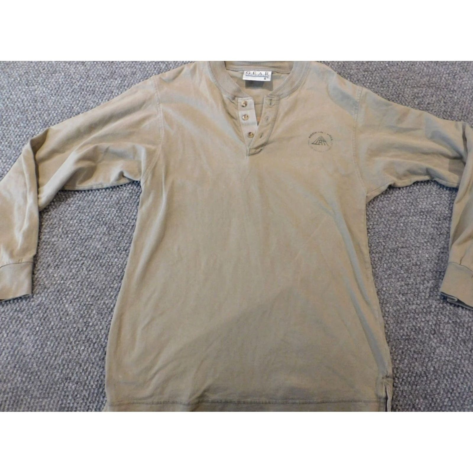 Vintage GEAR FOR SPORTS Rock & Roll Hall of Fame Mens Shirt Long Sleeve Henley Beige S Cotton Button Logo Shirt Mens Size US S / EU 44-46 / 1 - 2 Thumbnail
