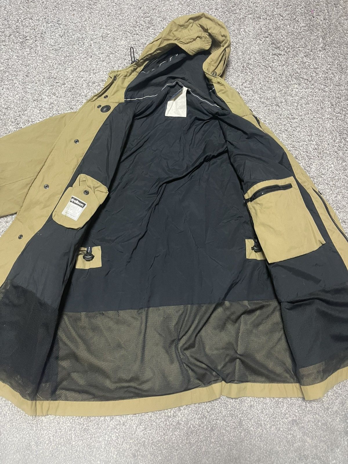 Strellson Strellson RARE Swiss protection multipocket parka size L Size US L / EU 52-54 / 3 - 19 Thumbnail