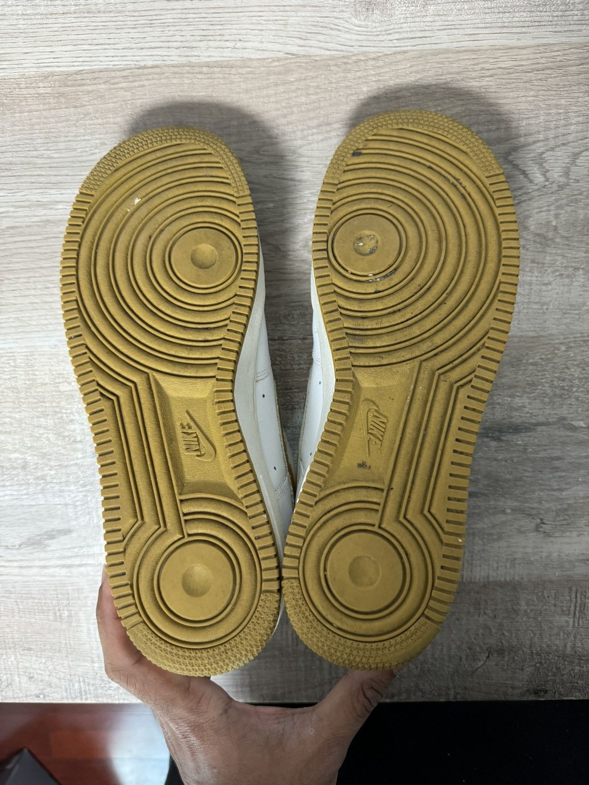 Nike Nike Air Force 1 White / Gold Size US 11.5 / EU 44-45 - 5 Thumbnail