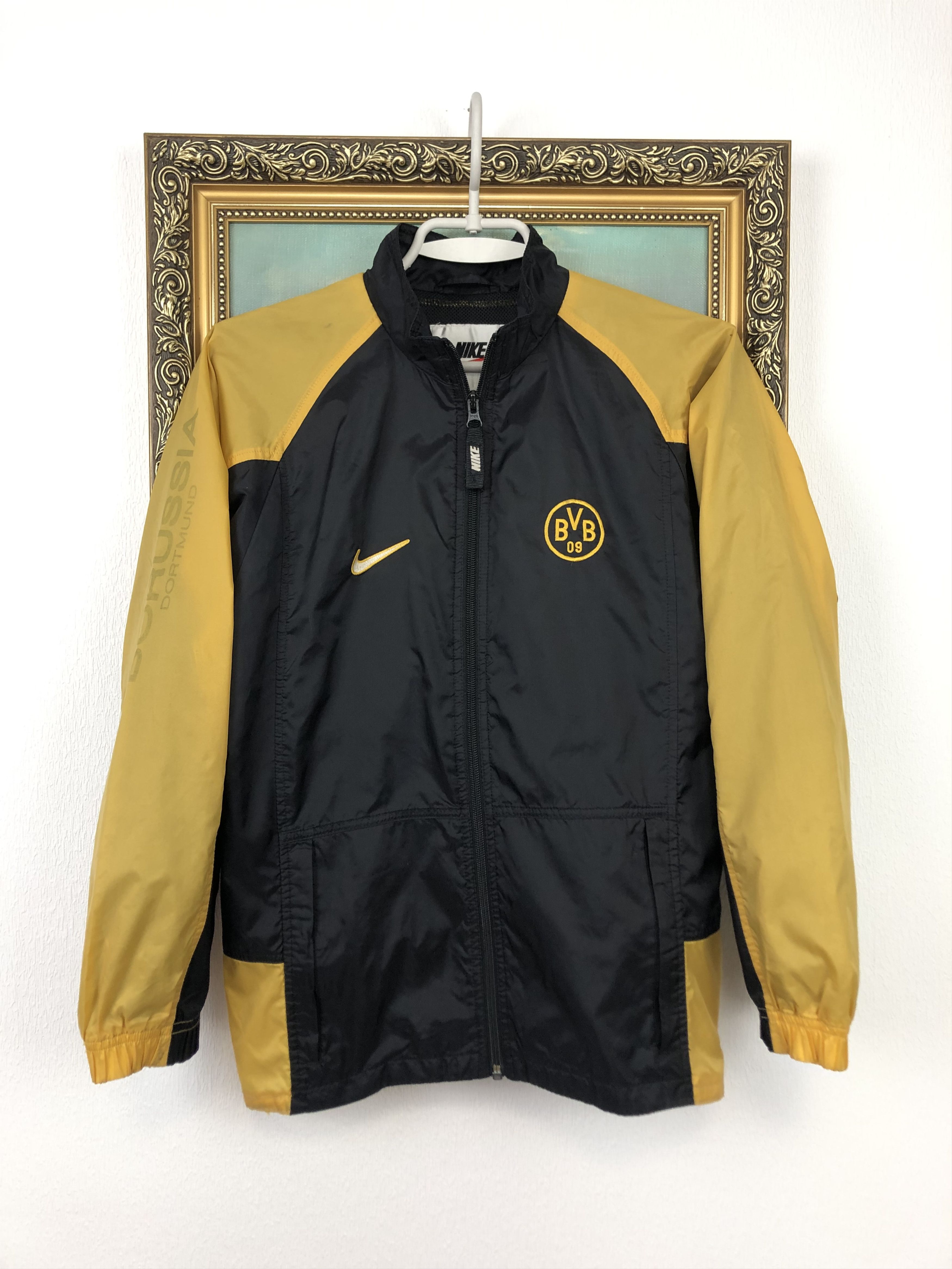 Nike Vintage Nike Borussia Dortmund Football Windbreaker Soccer Size US XXS / EU 40 - 1 Thumbnail