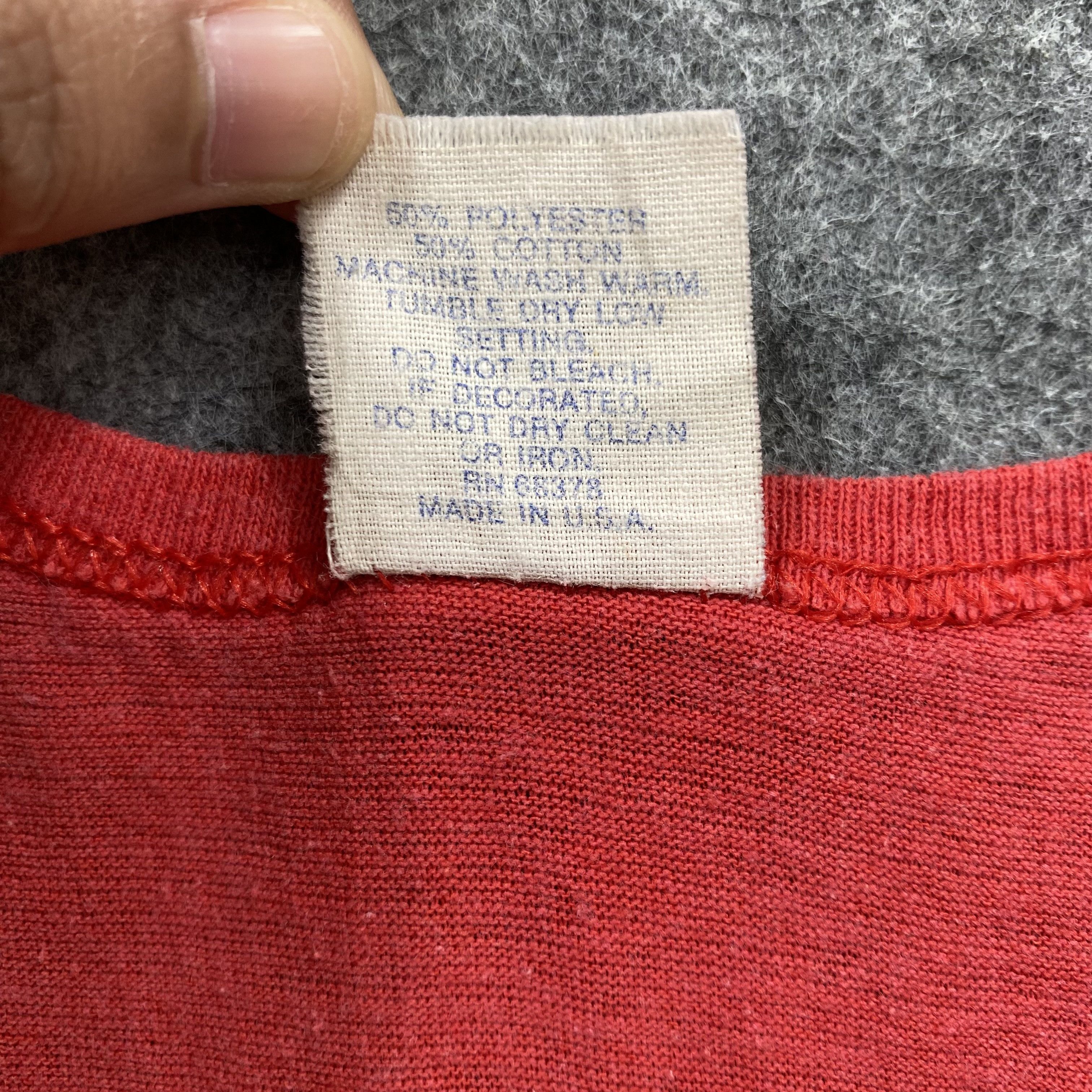 Vintage Vintage Pacific Islands Club Made Red Single -M094 Size US S / EU 44-46 / 1 - 7 Thumbnail