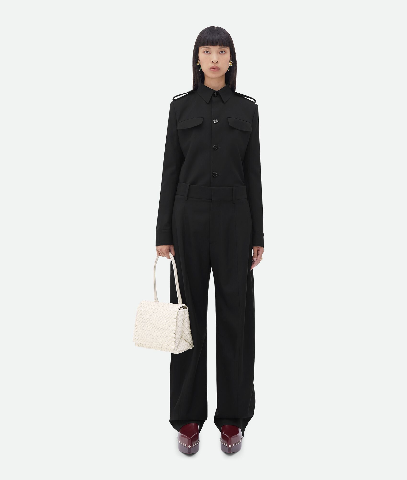 Bottega Veneta o1bcso1str0225 Straight Leg Wool Pant in Black Size 25" / US 0 / IT 36 - 4 Thumbnail