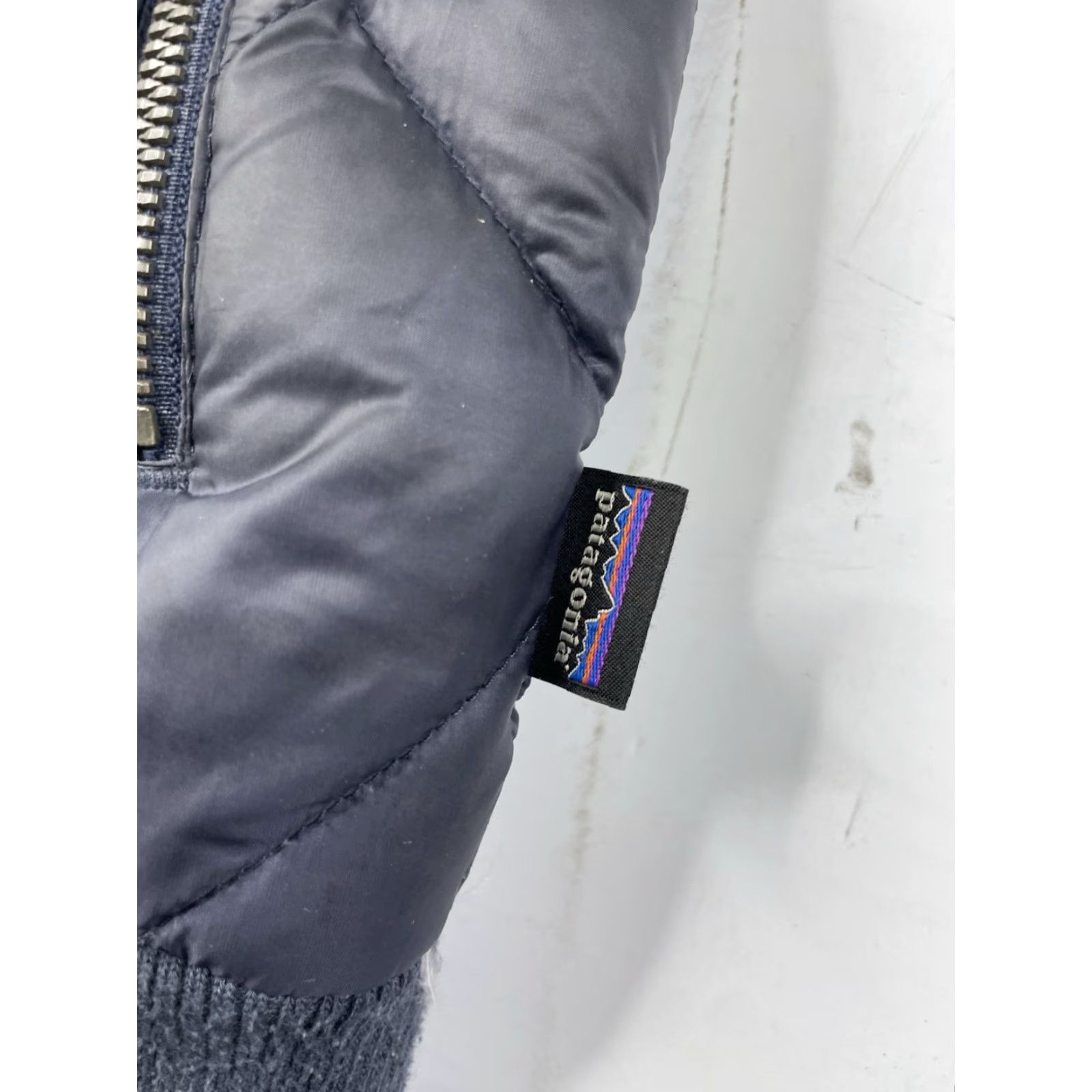 Patagonia Patagonia Vest Womens M Blue Down Quilted Full Zip Prow Bomber Quilted Down Vest Size M / US 6-8 / IT 42-44 - 2 Thumbnail