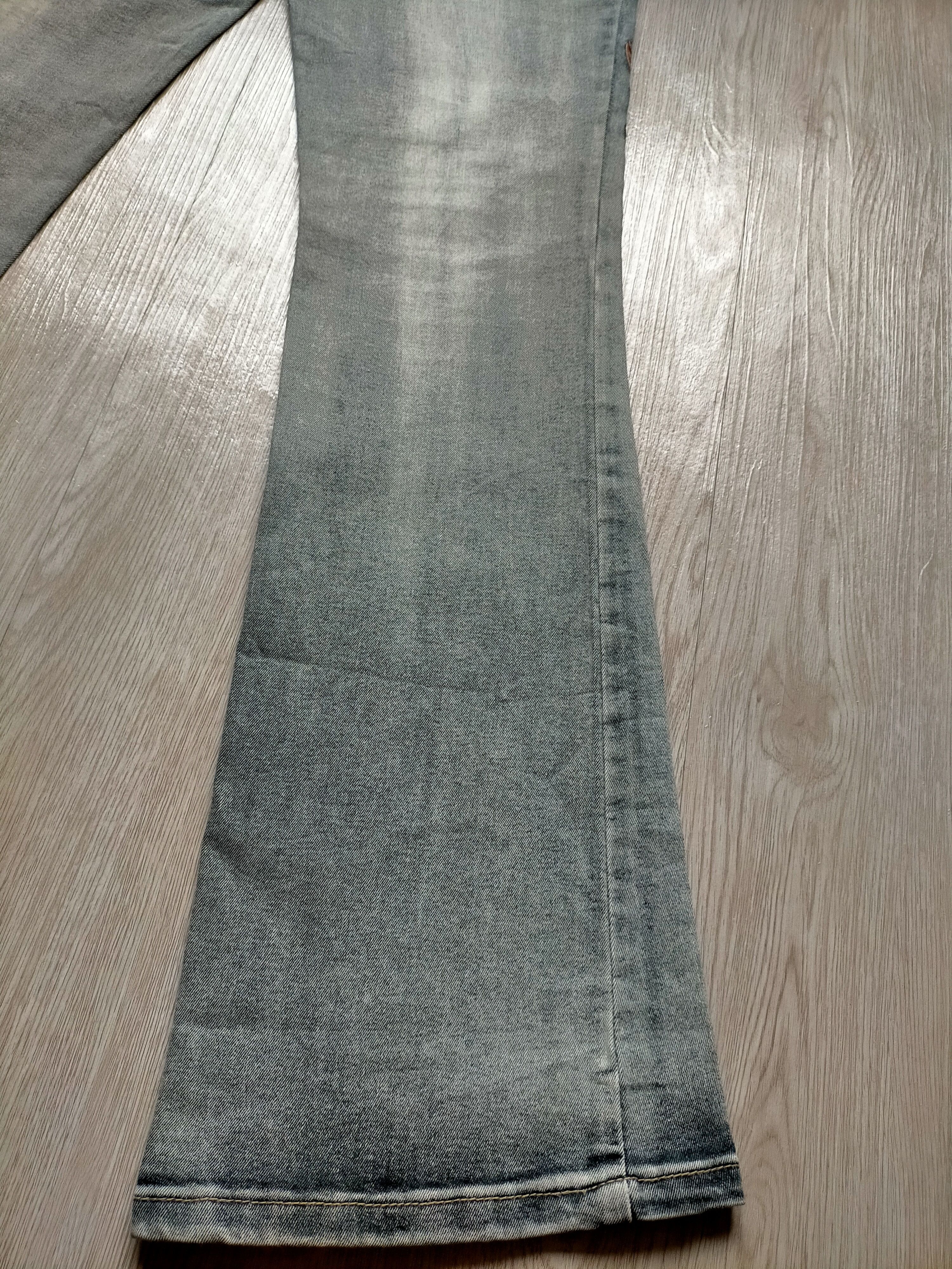 Japanese Brand Flare Jeans Embroidered floral Low rise Stretch Denim Size US 30 / EU 46 - 16 Thumbnail