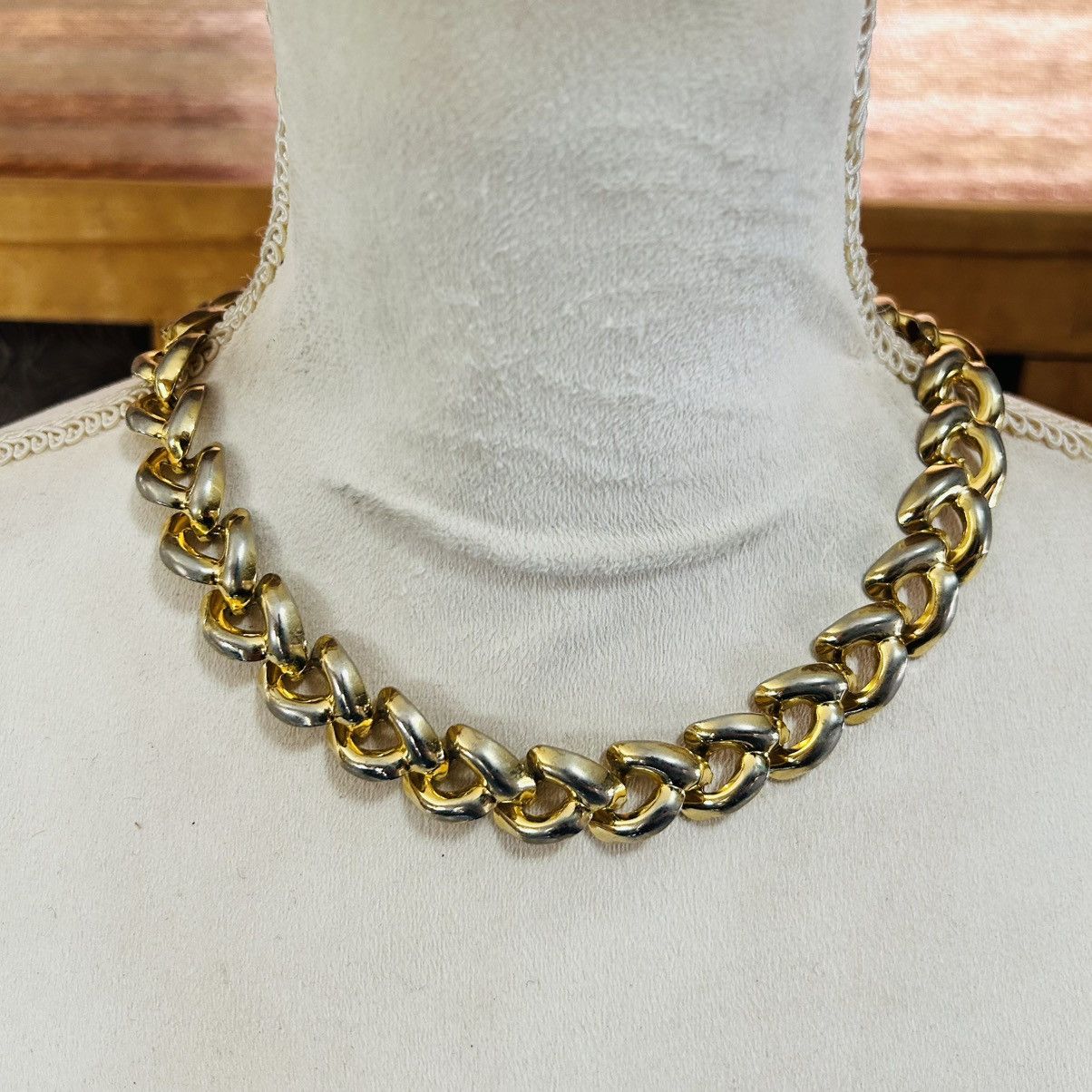 Vintage Vintage 80s large gold tone link necklace Size ONE SIZE - 2 Thumbnail