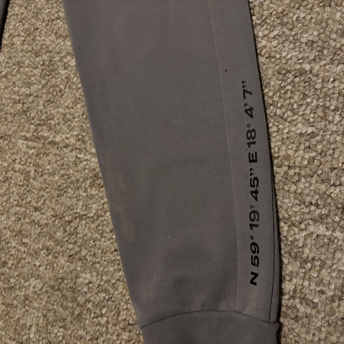 H&M Vintage Grey & Black H&M fleece joggers. Size US 32 / EU 48 - 3 Thumbnail