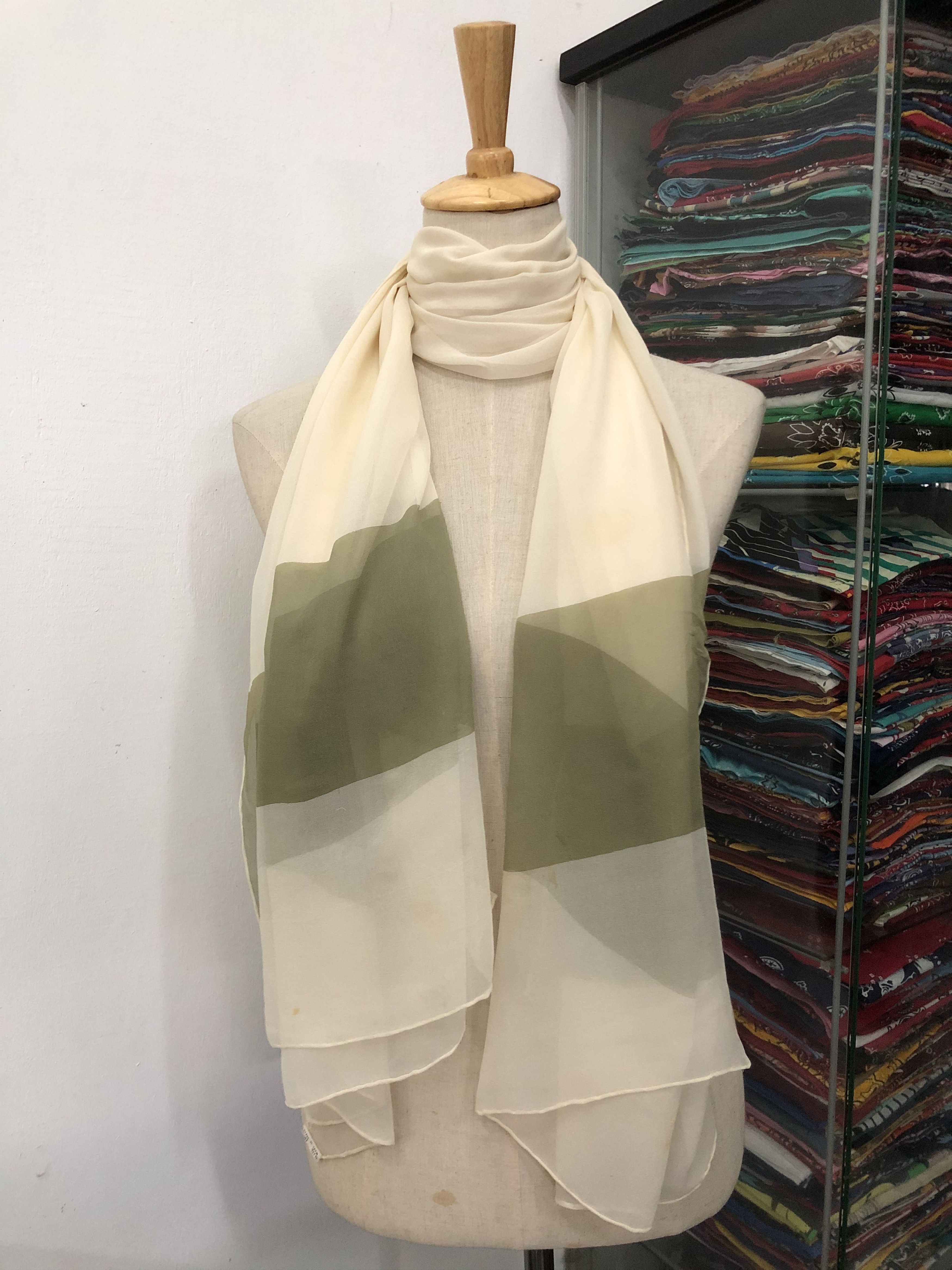 Vintage Vintage Silk Scarf Size ONE SIZE - 1 Thumbnail