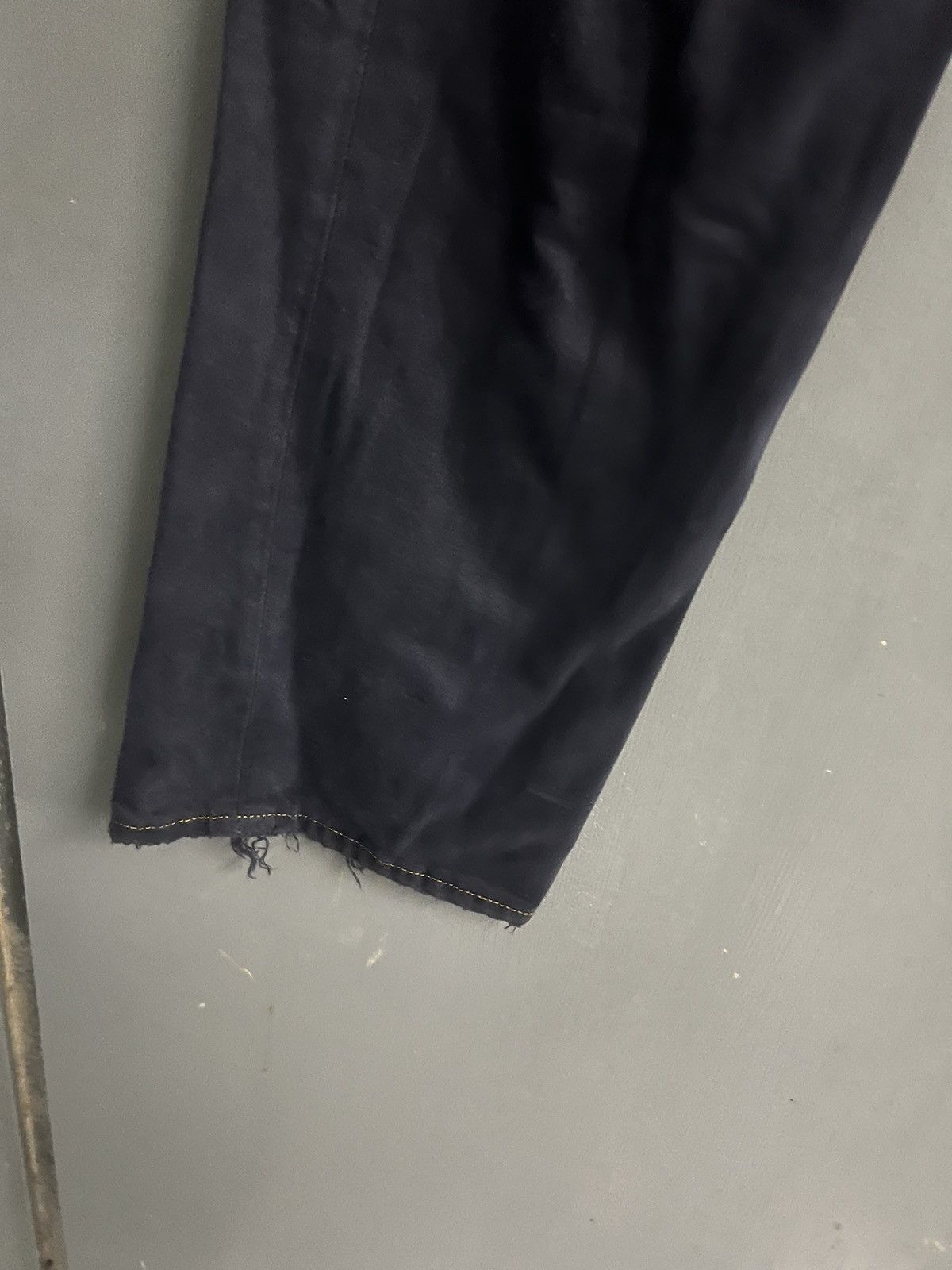 If Six Was Nine × Levi's × Vintage THRASHED LEVIS 501 RIPPED DISTRESSED DENIM PANT Size US 32 / EU 48 - 6 Thumbnail