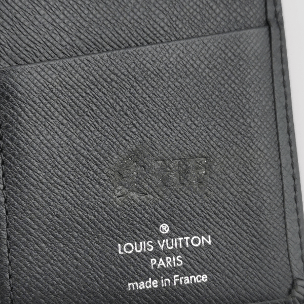 Louis Vuitton Louis Vuitton (LV) Brazza leather solid color bi-fold walle Size ONE SIZE - 5 Thumbnail